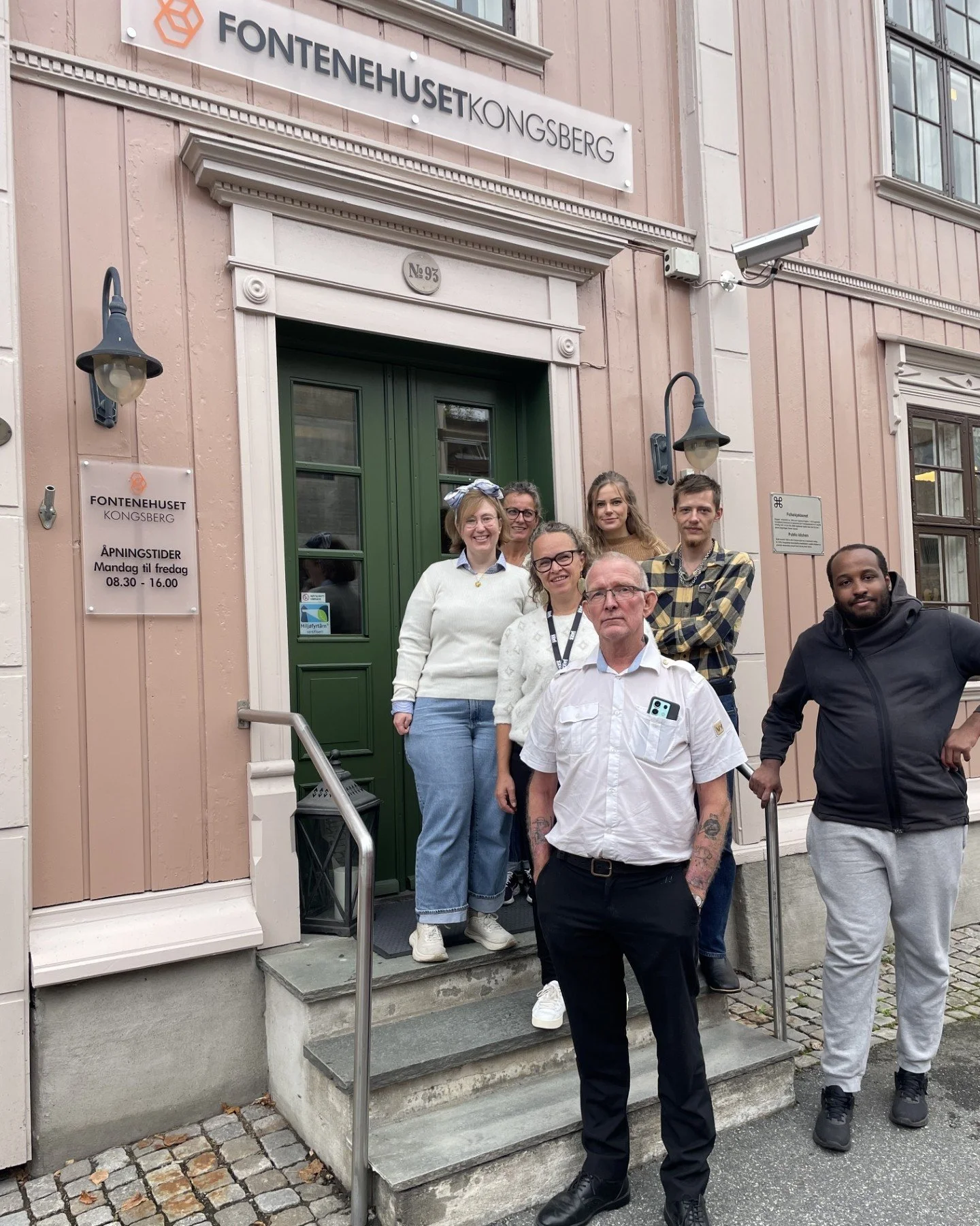 I Jobbklubb i dag fikk vi bes&oslash;k av Harald fra LO i Kongsberg ✨ 

En fantastisk kunnskapsrik (og hyggelig) bussj&aring;f&oslash;r, som snakket om rettigheter og plikter i arbeidslivet. Jobbkontrakter, ferieloven og pensjonsrettigheter var blant