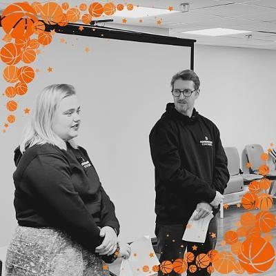 🏀 Psykisk helse og fysisk aktivitet

Takk til @kbgminers for at vi vi fikk komme og fortelle om Fontenehuset og hva fysisk aktivitet kan gj&oslash;re for den psykiske helsen f&oslash;r den spennende kampen mot Centrum Tigers i g&aring;r!  N&aring;r 