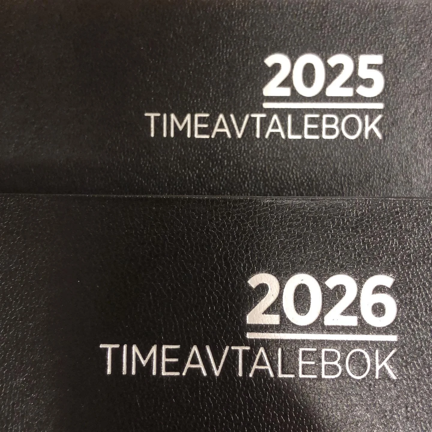 Mye er likt, men masse nytt ogs&aring;! Vi gleder oss til et nytt &aring;r med verdens beste @fontenehusetkongsberg og alle faste og nye #planer  SJEKK UT 2025 OPPSUMMERT i h&oslash;ydepunkter menyen over👆👆👆
