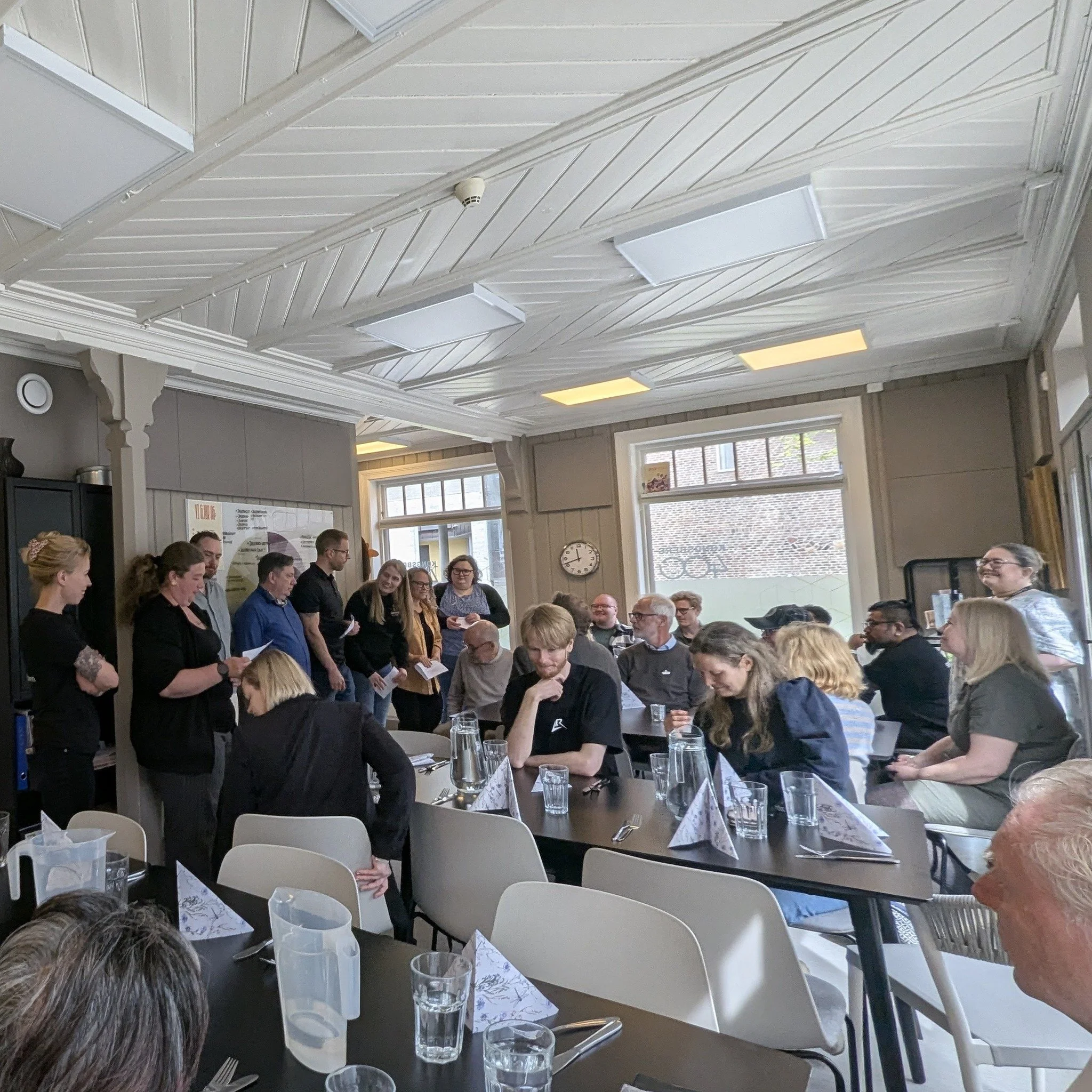 🎓 Storstilt feiring av oppstart p&aring; studiest&oslash;tteprosjekt! 🎓

I samarbeid med @fontenehusetdrammen  og @fontenehuset_honefoss  skal vi jobbe for at flere studenter f&aring;r et et helhetlig og inkluderende tilbud for &aring; kunne starte