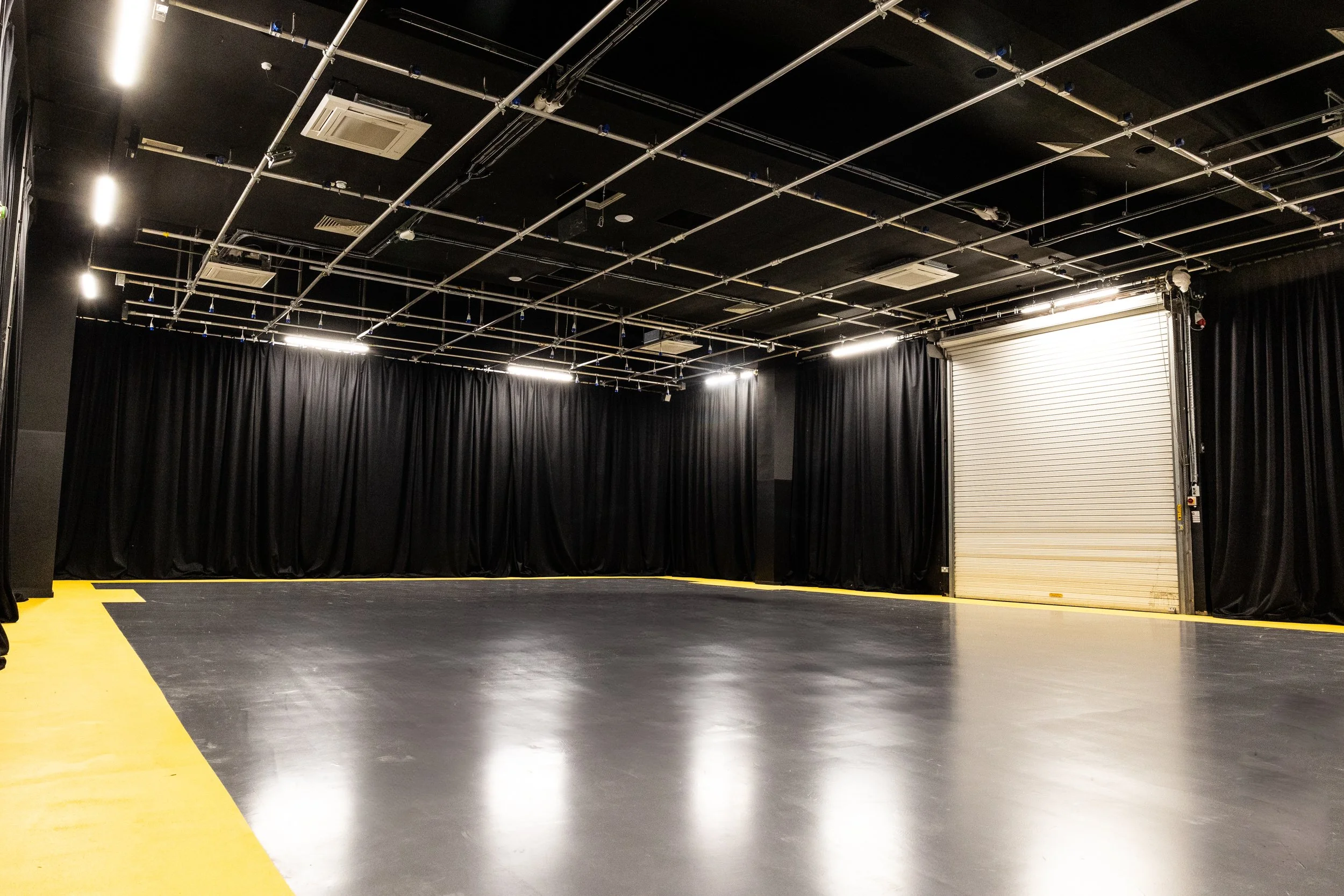 FILM & PHOTOGRAPHY STUDIO