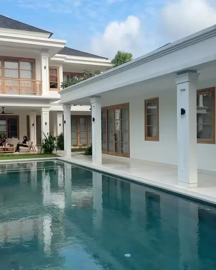 🌴✈️🌞✨ Our THL community are off on their second retreat of the year&hellip; and this time it&rsquo;s Bali

It&rsquo;s the ultimate wellness week filled with
🩰 Daily fitness + Pilates sessions
🎨 Pottery + perfume-making workshops
🌊 Beach days + p