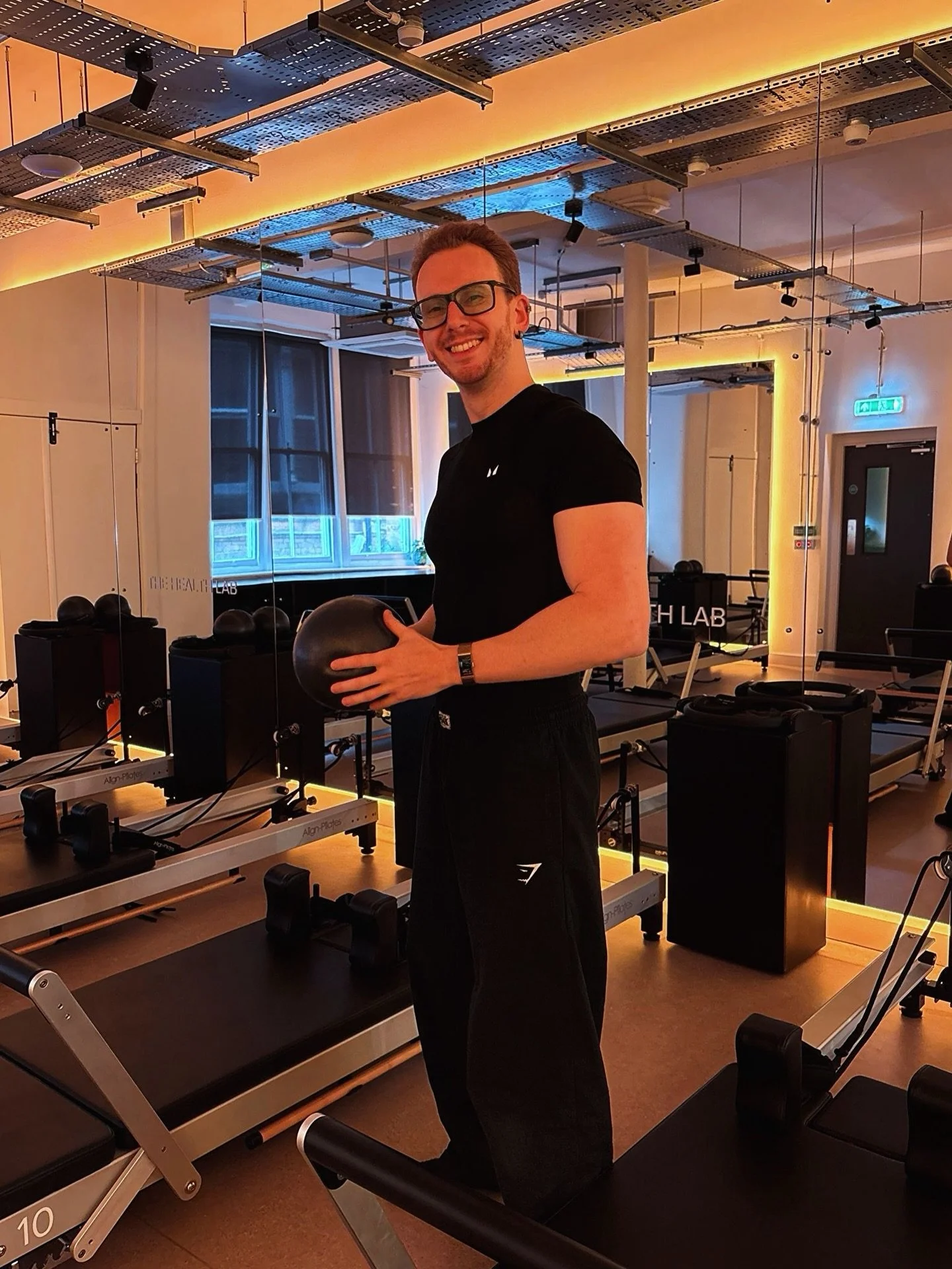 Meet Jordan James, our newest addition to THL NQ team 👋🌟

Jordan is a passionate and dedicated instructor, helping to build clients confidence and strength

You can catch Jordan on Tuesdays, Saturdays and Sundays in his Reform and Tone classes wher