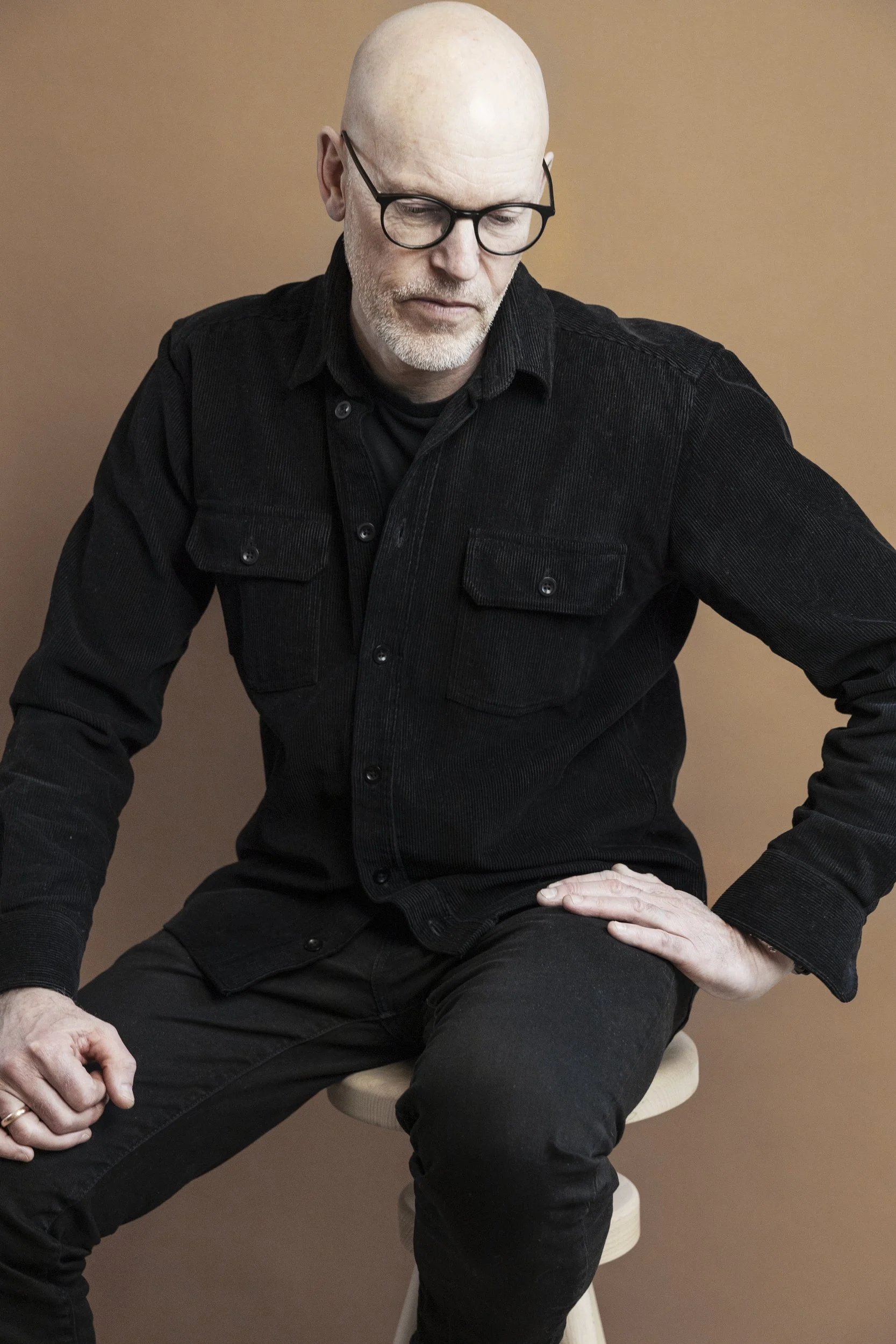 Portræt Anders_1_anden_baggrundsfarve.jpg