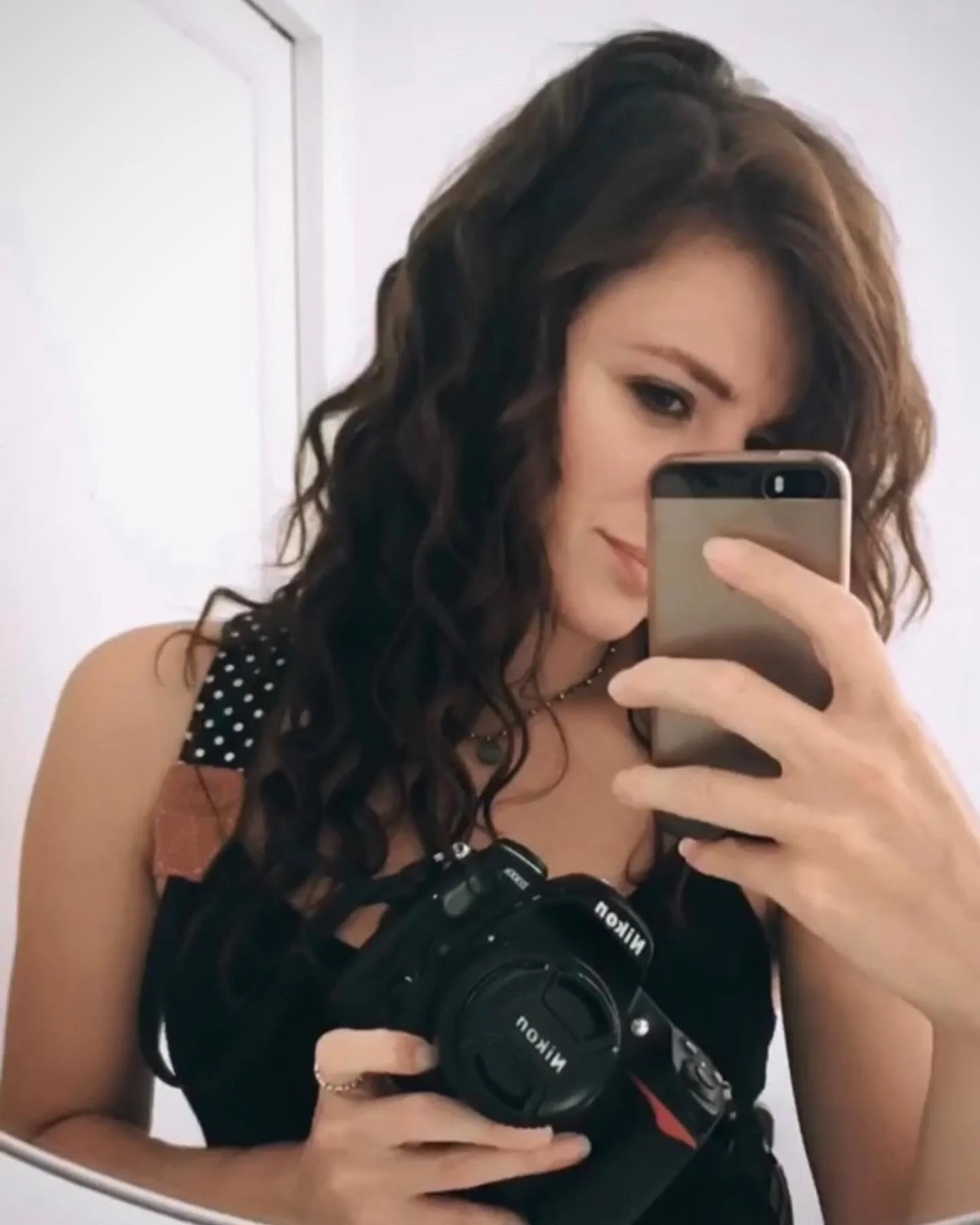 Las ideas son eternas. Y el arte tambien. ♾️🍃📷
.
.
.
#photoeveryday #portraitphotography #nikon_travel #multipassionate #travelphotographer #beautyphotographer #lifestylephotography