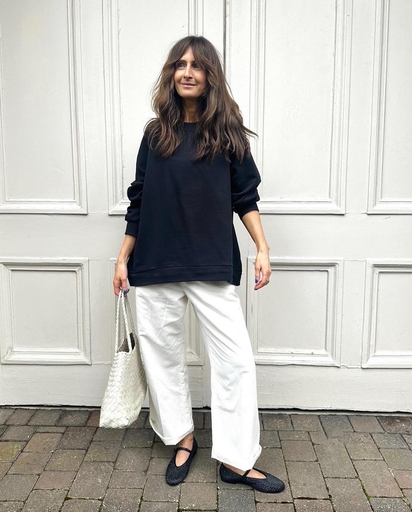 Just loving our 100% organic cotton black Joanie sweat on the gorgeous @carolinesstylehacks ✨

Shop the range now with 15% off (includes sale items) using her exclusive discount code CSH15 ❤️

.
.
.

#consciousmind #consciousconsumer #sustainablestyl