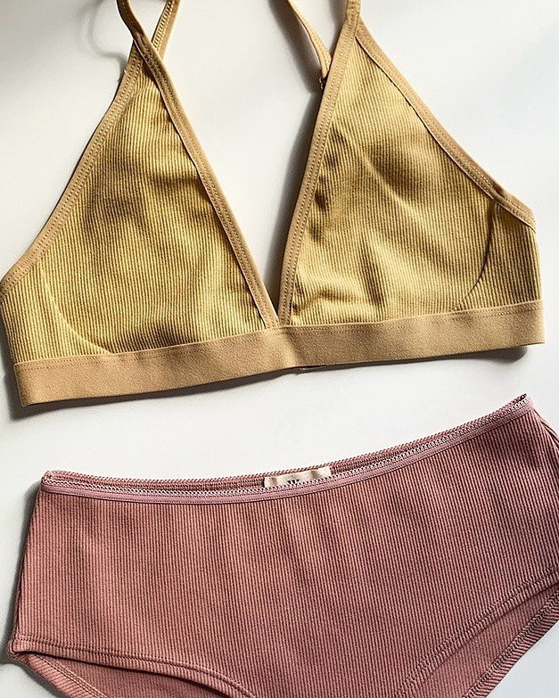Shop summer colour now 😘

All-day comfortable organic cotton underwear, made with care for people and planet.

.
.
.

#consciousmind #consciousconsumer #sustainablestyle #sustainableclothing #slowfashionmovement #slowfashionstyle #slowlived #mindful