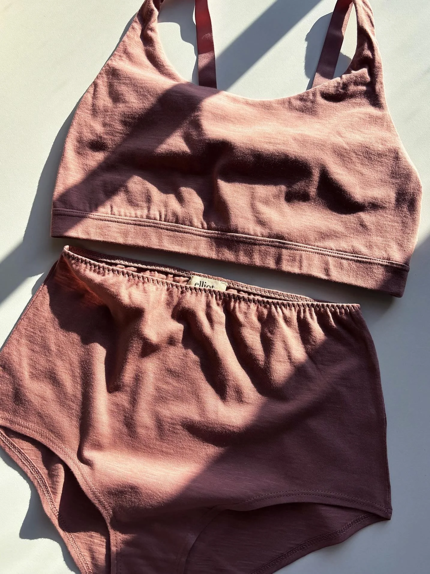 Hug your curves 🥰

All day comfort in super soft premium organic cotton. 

Shop our Suki bra and Elsa briefs in Dusty Rose now. Sizes 8-16 cups D-GG.

.
.
.

#buylessbuybetter #lessismore #organiccotton #findyourhappy