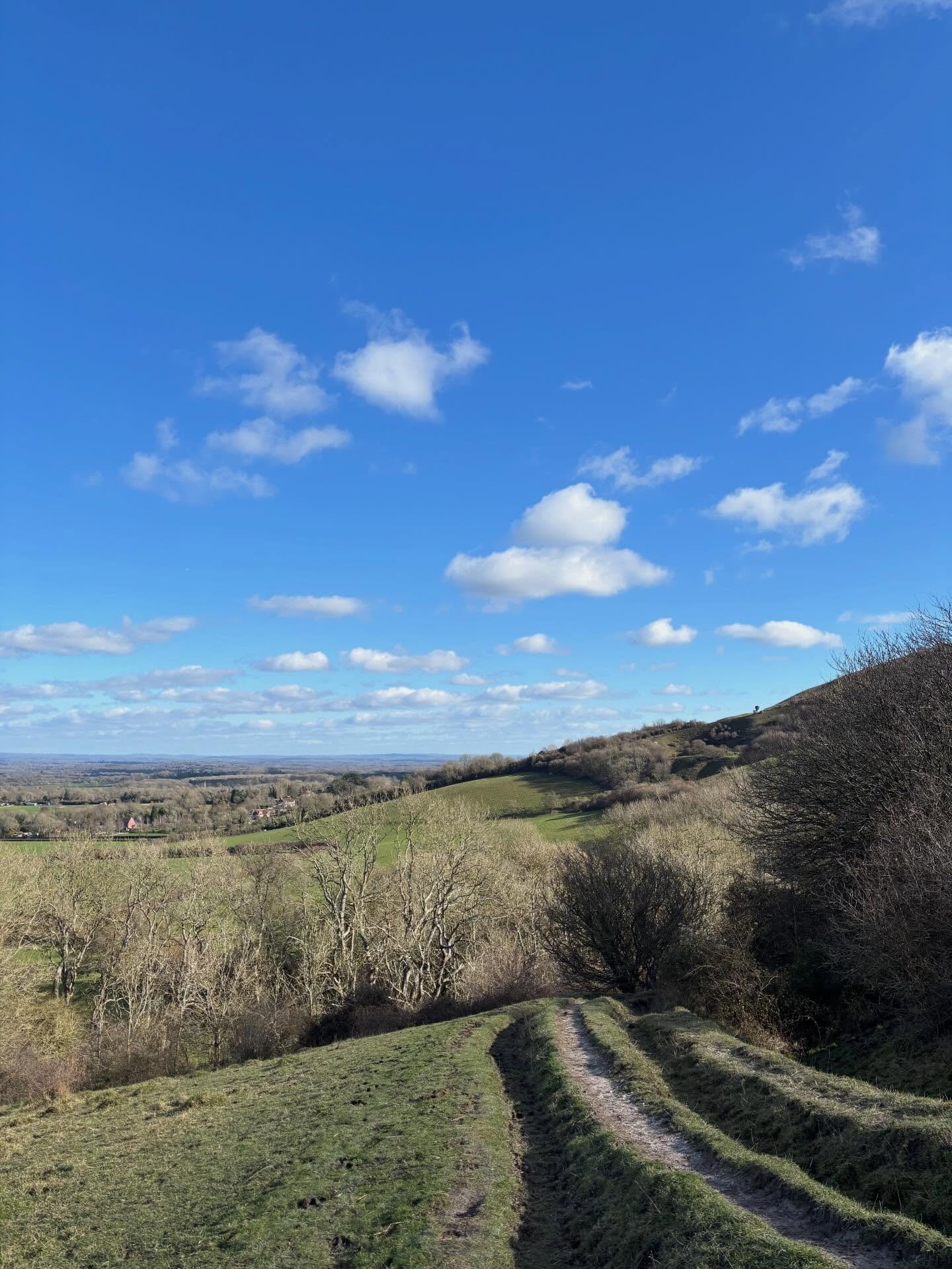 Because for a magical few hours yesterday the sun did actually shine - and the only thing to do was get outside ✨
⠀⠀⠀⠀⠀⠀⠀⠀⠀
Even if we were navigating footpaths that are now rivers&hellip;
⠀⠀⠀⠀⠀⠀⠀⠀⠀
.
.
.
⠀⠀⠀⠀⠀⠀⠀⠀⠀
#findyourhappy #getoutandplay