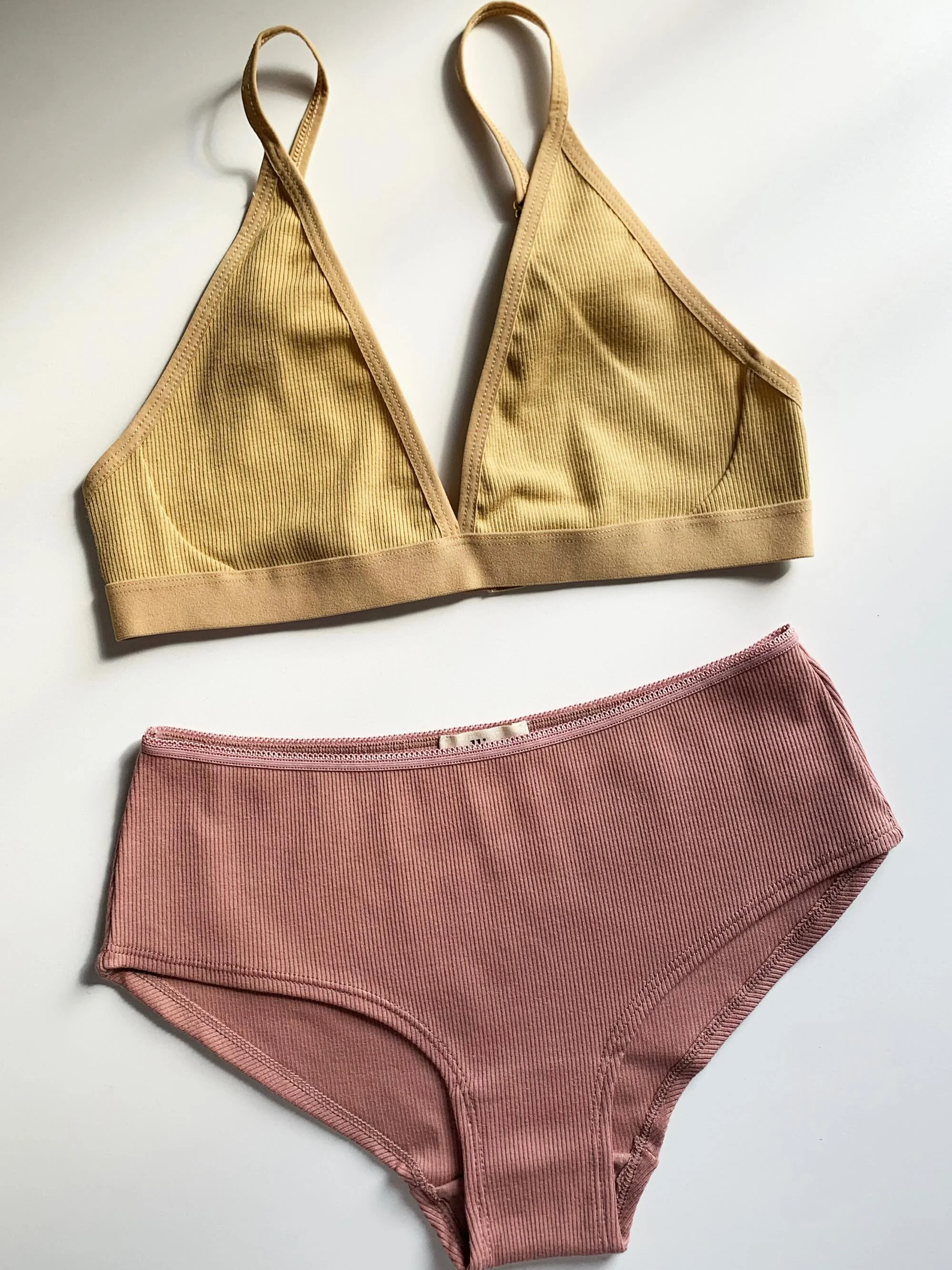 Mix n match or matching set?

Discover all-day comfort in our organic cotton underwear - designed in the UK, made to last in Spain.

.
.

#buylessbuybetter #organicunderwear #findyourhappy