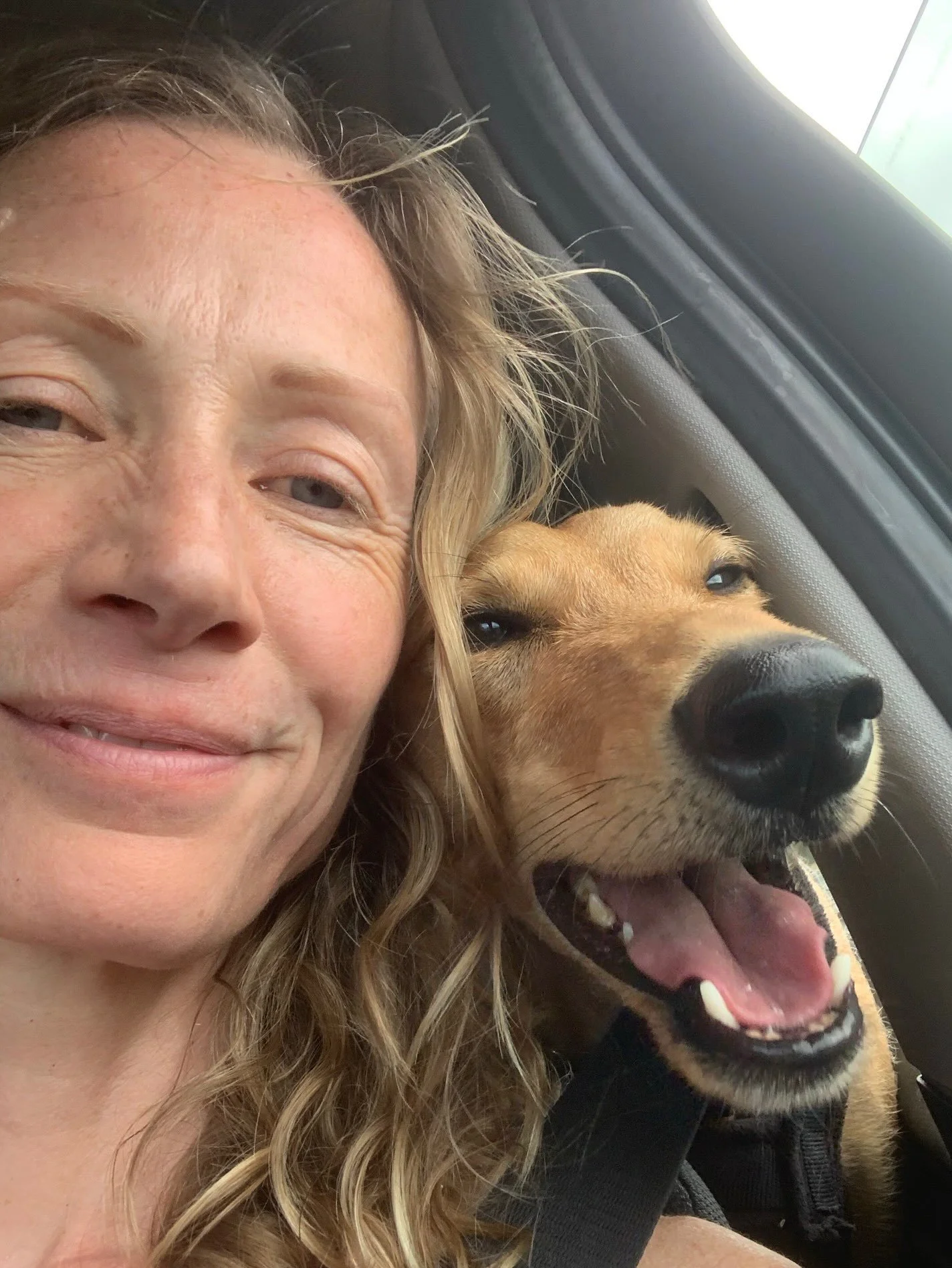 So this is me - Alex - for those of you new to the brand; I&rsquo;m the designer and founder of elliot. Generally much happier behind the scenes and hanging out with my dog, usually make up free and in need of a haircut 😂

I had been looking for sim