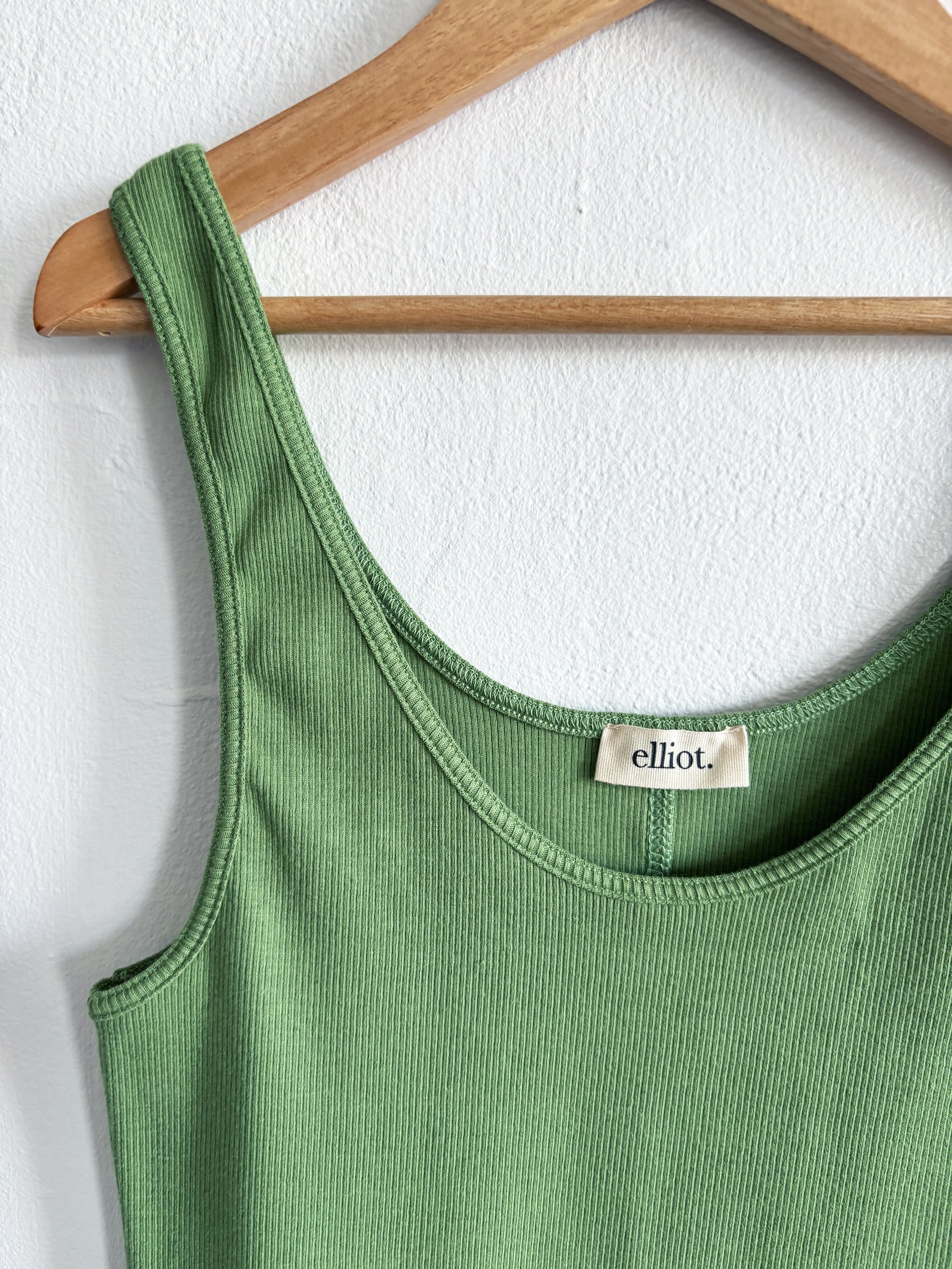 elliot. ORGANIC COTTON RIB TANK_DETAIL_CLOVER.jpg