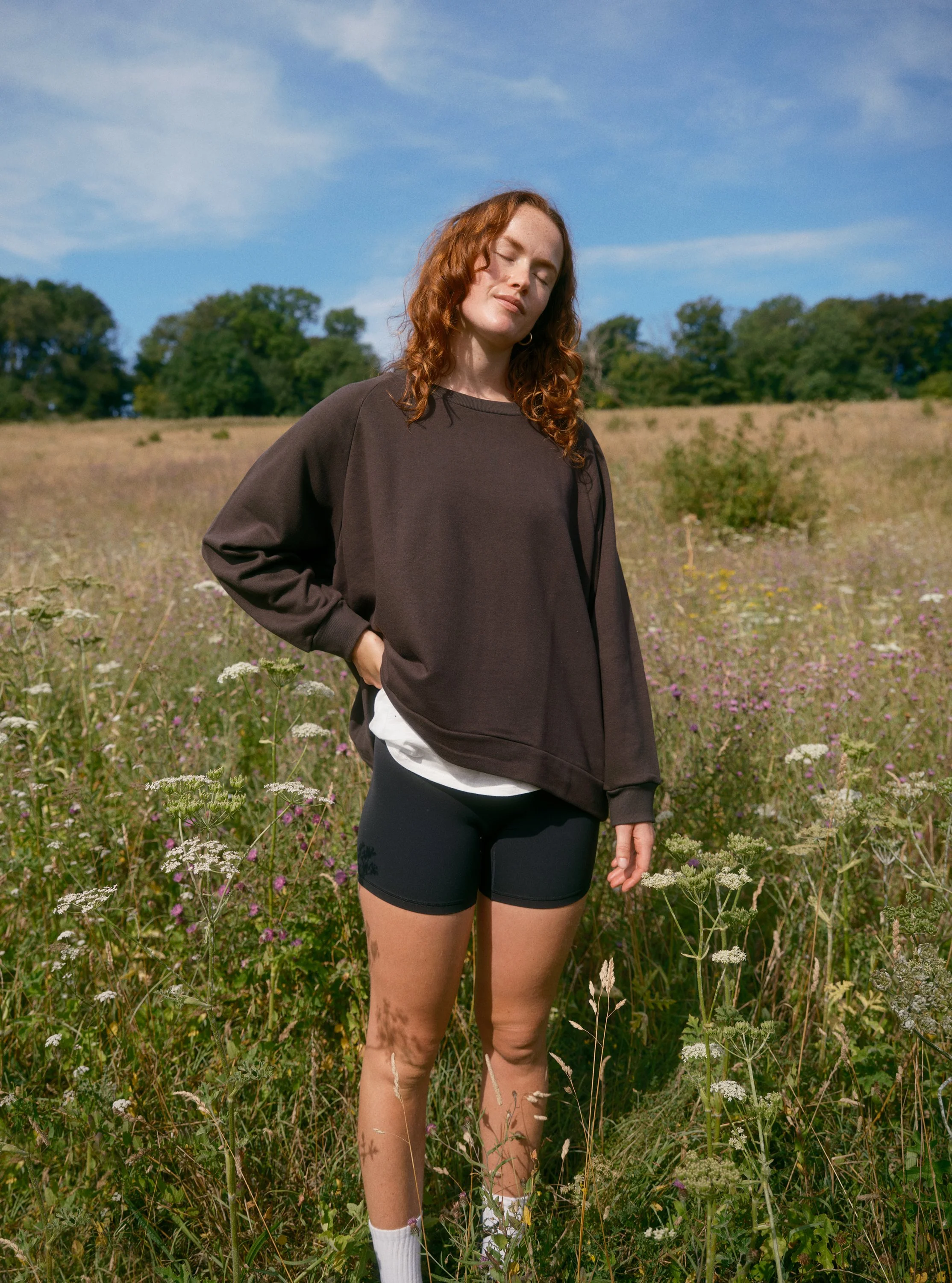 Joanie Sweat in Cacao Organic Cotton Loopback