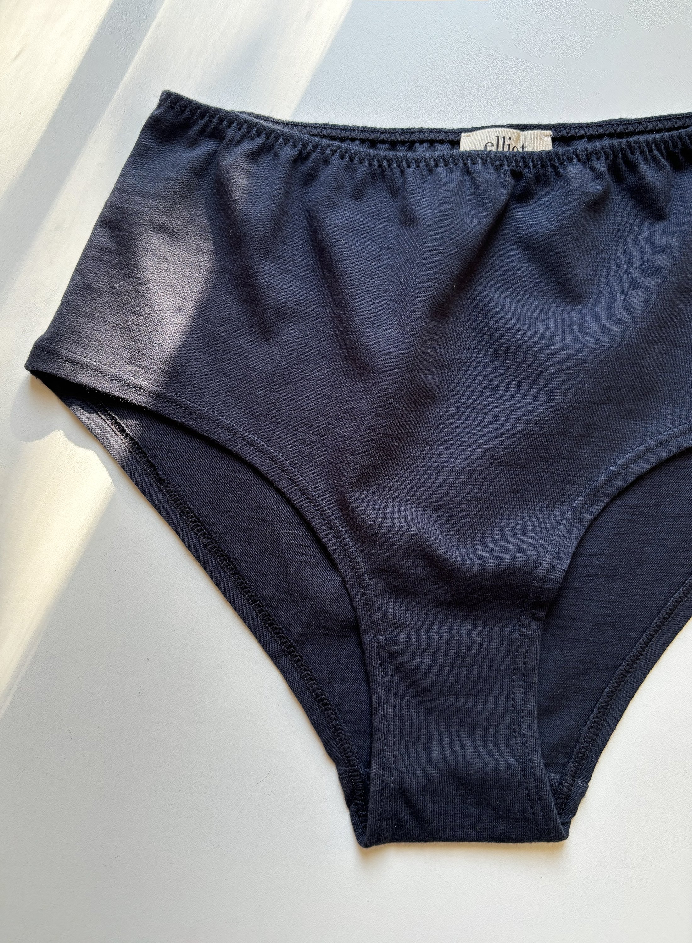 ORGANIC COTTON HIGH WAISTED BRIEF_CROP_BLACK.jpg