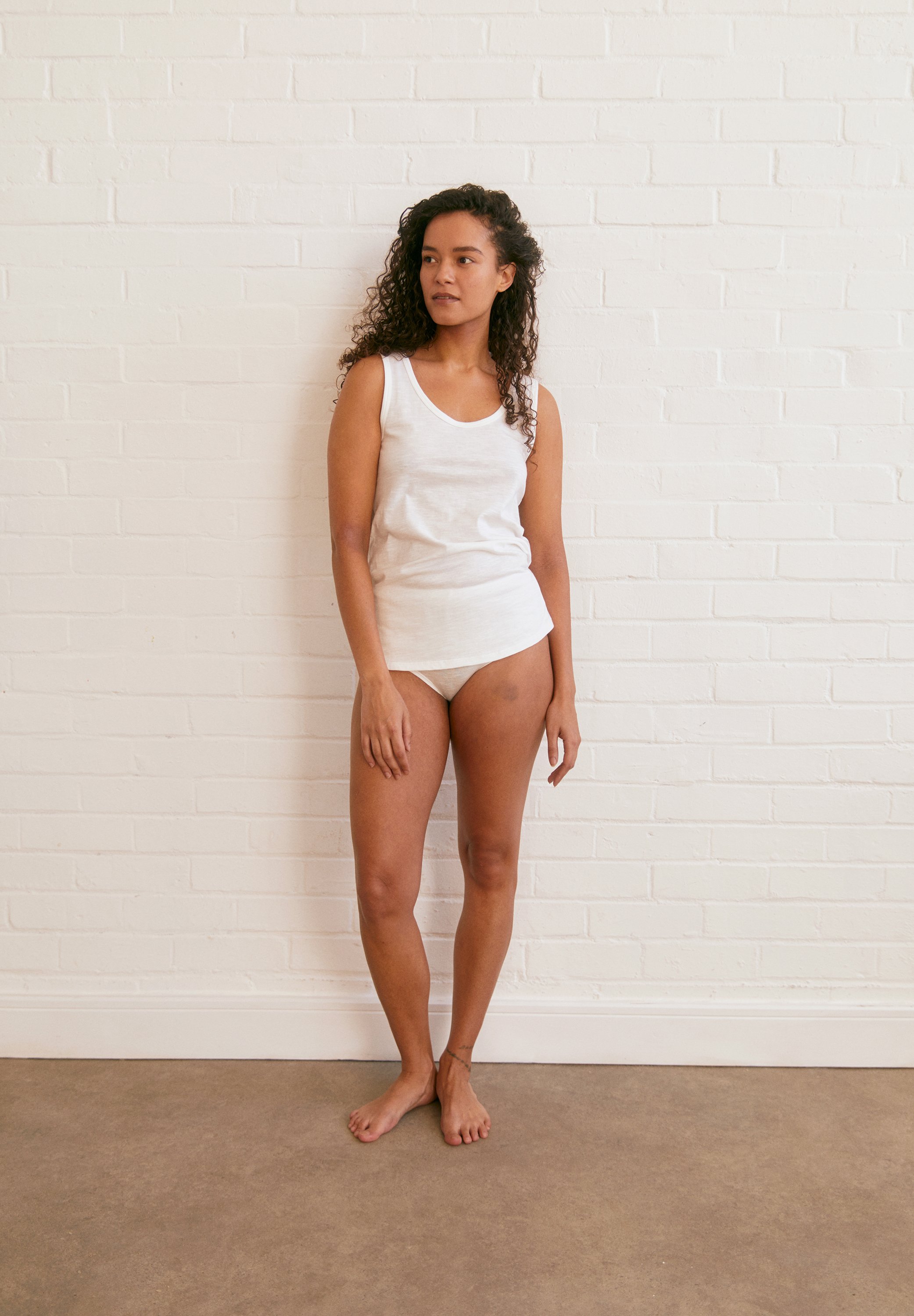 elliot. SS25_ORGANIC COTTON VEST_WHITE_4.jpg
