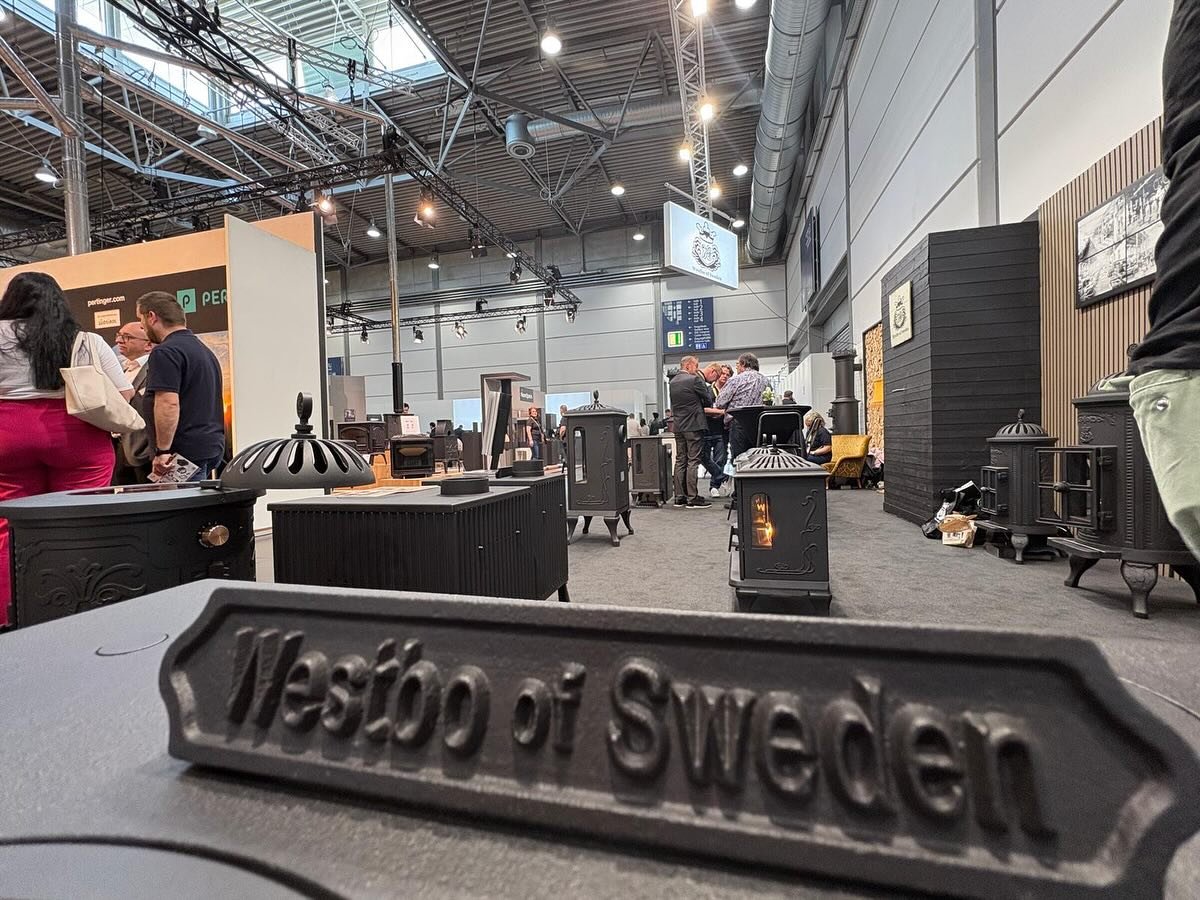 Vielen Dank allen Fachbesuchern, Freunden, Kollegen f&uuml;r diese @world_of_fireplaces . Es waren interessante Tage, die Spa&szlig; gemacht haben und Mut machen auf eine spannende Zeit mit Esprit vor allem #teamwork 🔥herzlichen Dank! 🇩🇪 tack s&ar