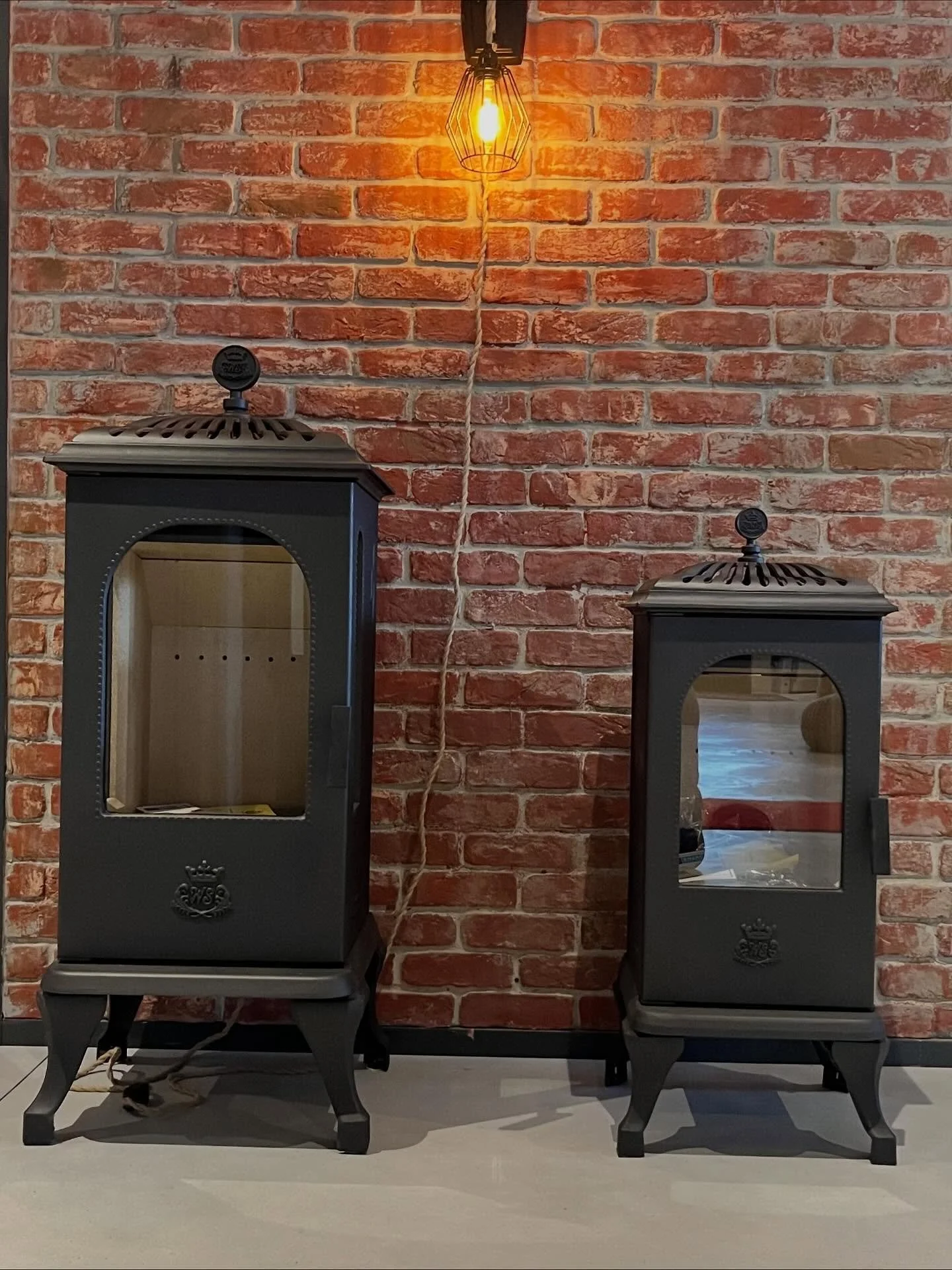 Unser Fachpartner in Obing im sch&ouml;nen #chiemgau #bayern Tolle inspirierende Ausstellung mit bester Fachberatung. Lernt Westbo dort kennen! #kaminofen #schwedenofen @zeller_kamin #munich #chiemsee #ofen #wintermood #heizenmitholz #westboofsweden 