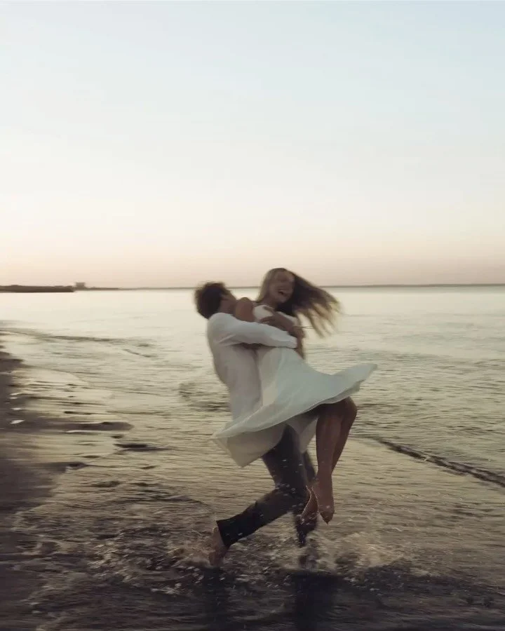 2025in emotions. 🤍

This year, I had the honor of documenting some of the most beautiful, raw, and real moments.

The tears when he sees her walking down the aisle. The way she comforts him during the first look. The mother watching her daughter say