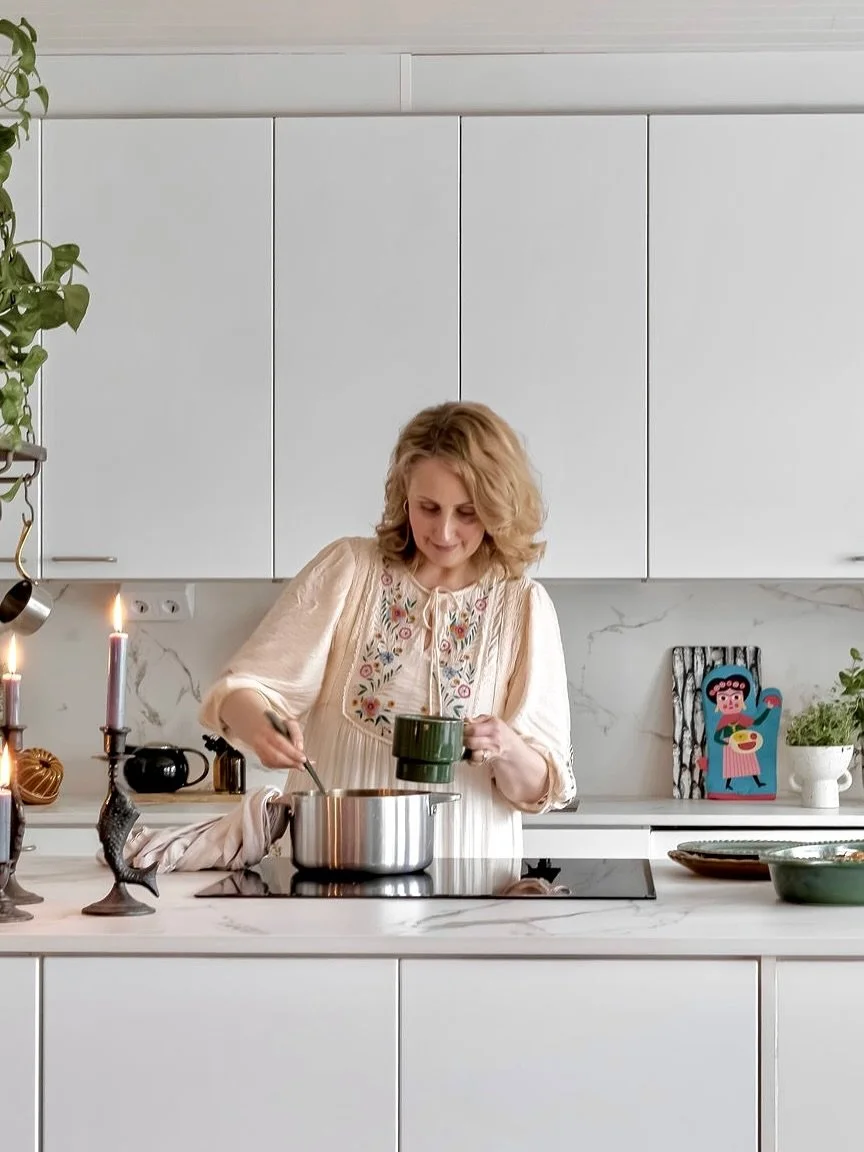 Peggyn koti oli t&auml;ynn&auml; l&auml;mp&ouml;&auml; ja syd&auml;mellist&auml; vieraanvaraisuutta. T&auml;&auml;ll&auml; vieraillessa oli selv&auml;&auml;, ett&auml; koti on luotu kuunnellen omaa syd&auml;nt&auml;. Kodin merkitys v&auml;littyi lemp