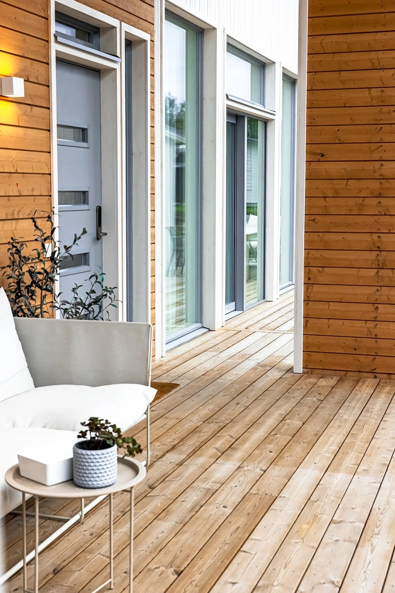 Kun visuaalinen markkinointi huomioi myös nämä elementit, kokonaisuus tuntuu todemmalta, elävämmältä ja uskottavammalta. Ja juuri se tekee sisällöstä vaikuttavaa myös markkinoinnin näkökulmasta.