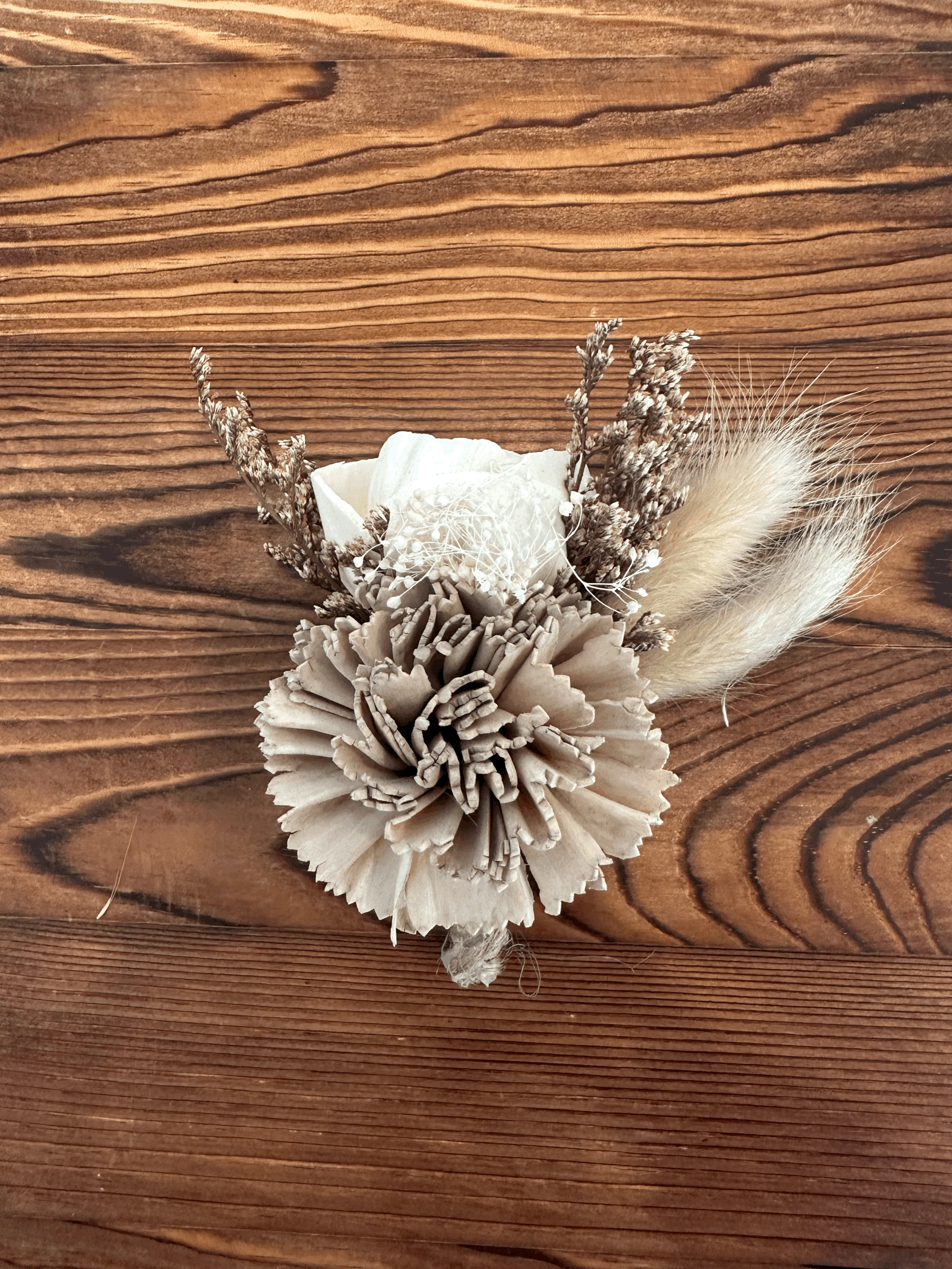 Sola Wood Flower Boutonnieres