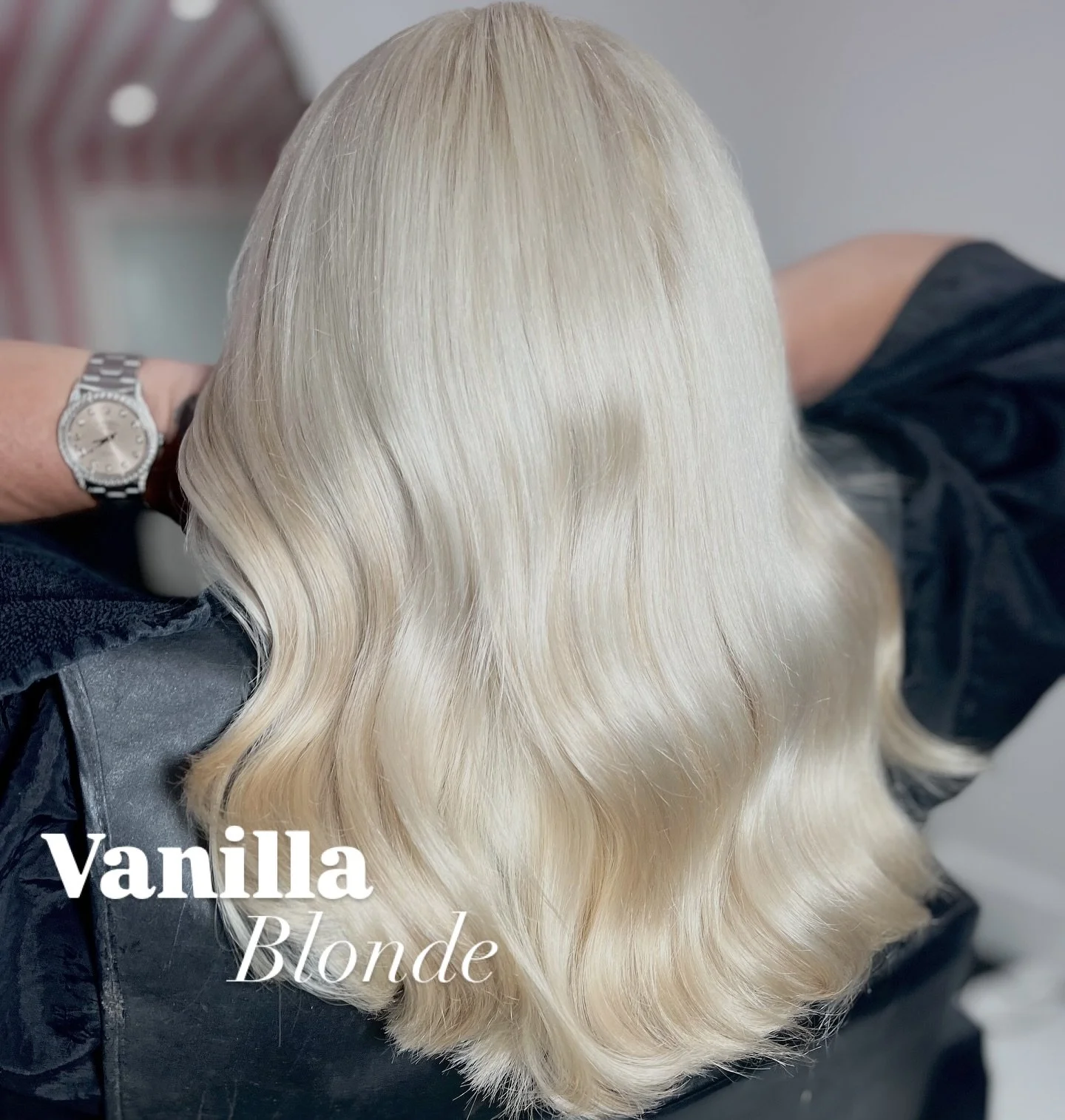 The results speak for themselves. 👀

2 years of consistent appointments and a strong homecare routine. 

This beauty walked into the salon snapped, damaged and full of bleach banding. 

She&rsquo;s now the perfect Vanilla blonde results 🤍

Proof th