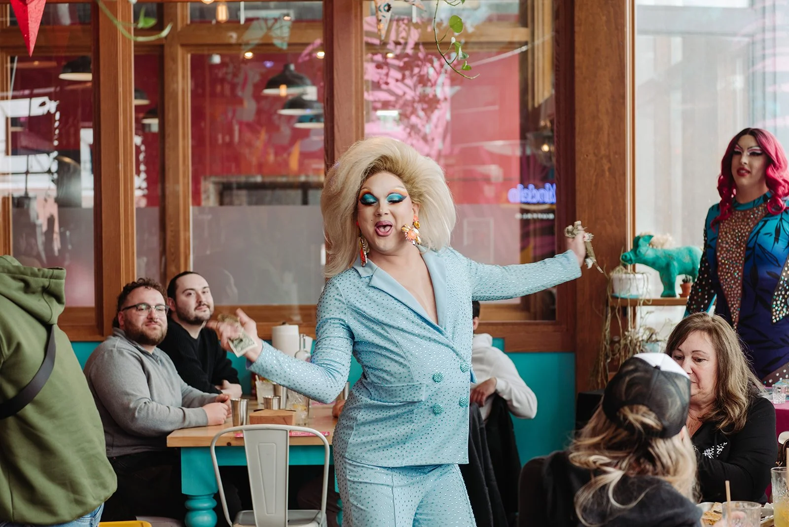 HombreYLoboDragBrunch-39_websize.jpg