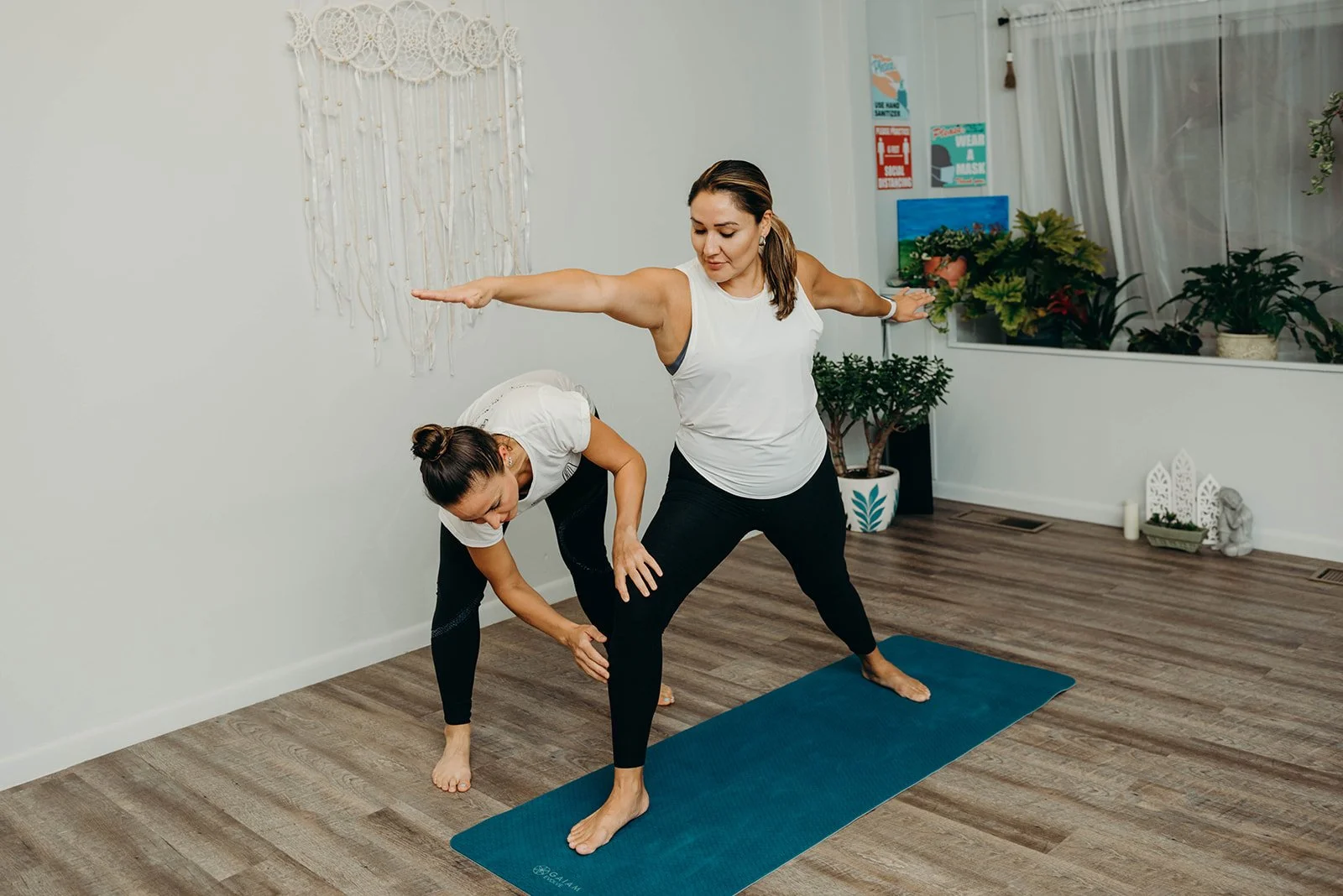 NewMeMassageYogaStudio-141_websize.jpg
