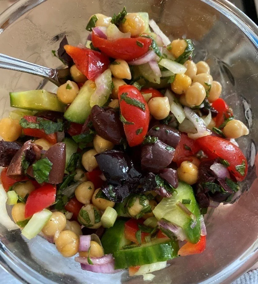 A Taste of Summer During the Winter: Mediterranean Chickpea Salad Recipe