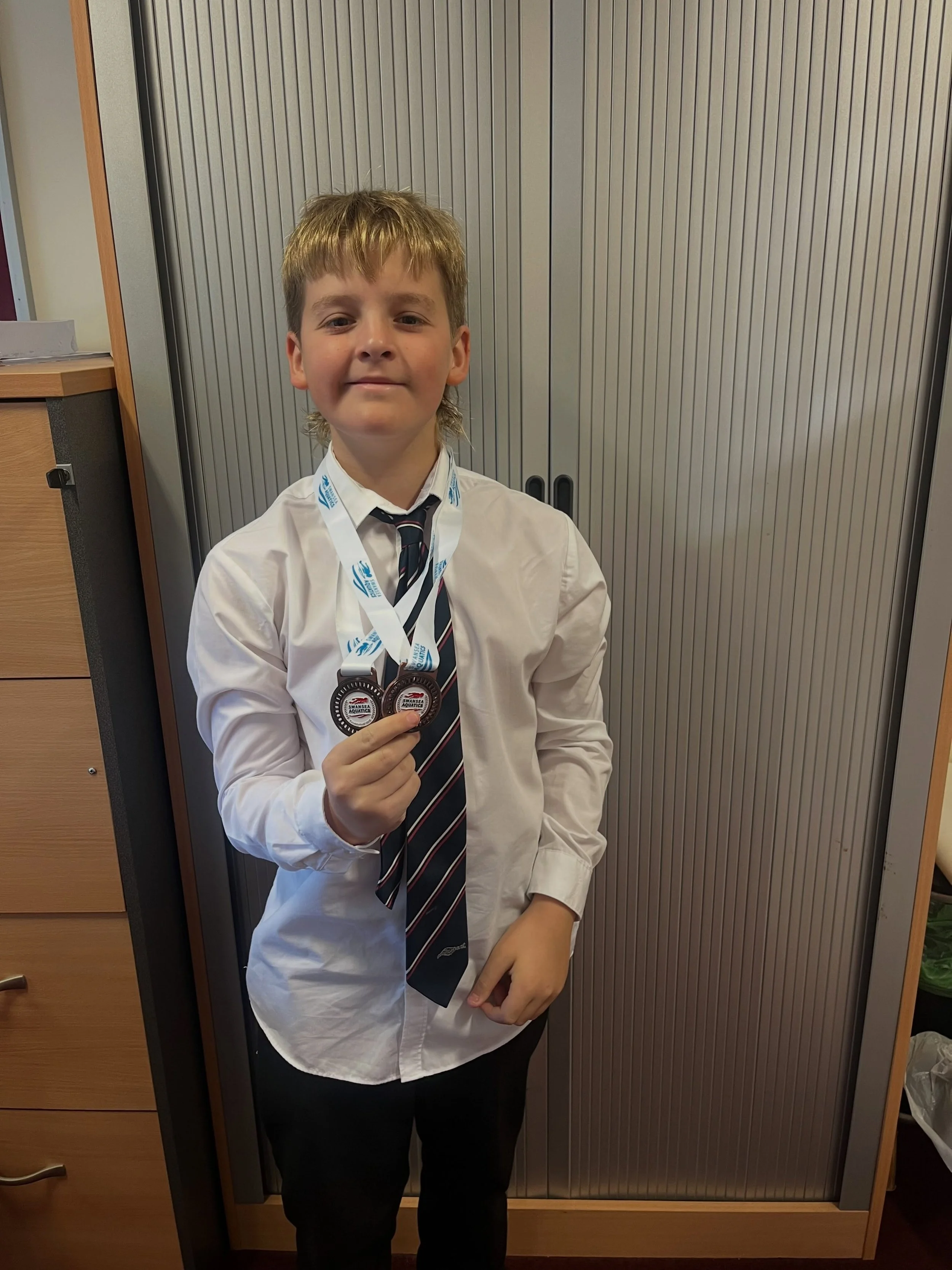 Llongyfarchiadau enfawr i&rsquo;r dysgwr hwn o Fl 9 am ei gampau yn y pwll nofio dros yr wythnos ddiwethaf! Da iawn ti! 🏊&zwj;♂️ / Congratulations to one of our Yr 9 learners on his swimming achievements over the past few weeks! Da iawn ti! 🏊&zwj;♂