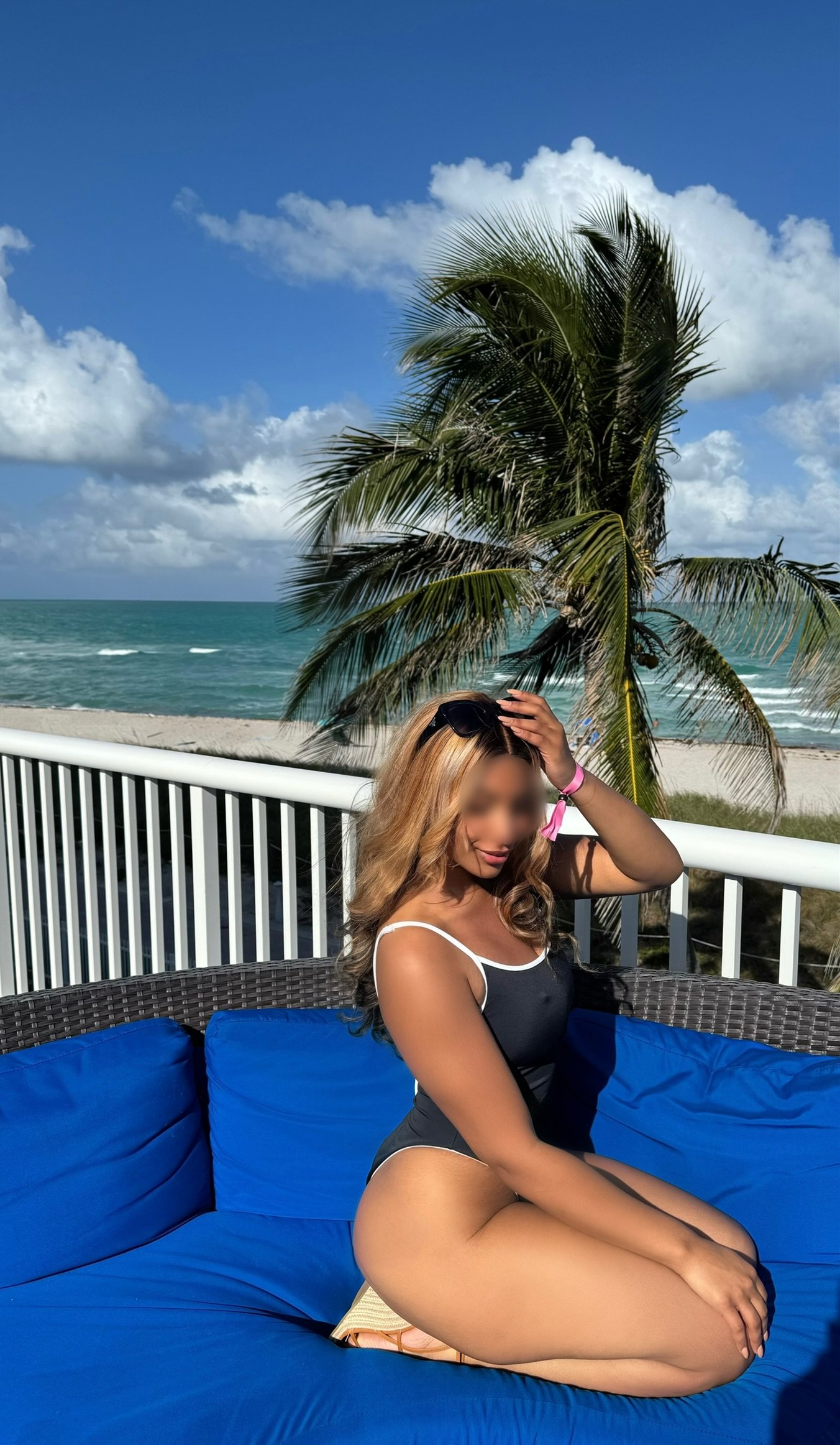 Facetune_01-01-2026-15-35-14 (1).JPEG