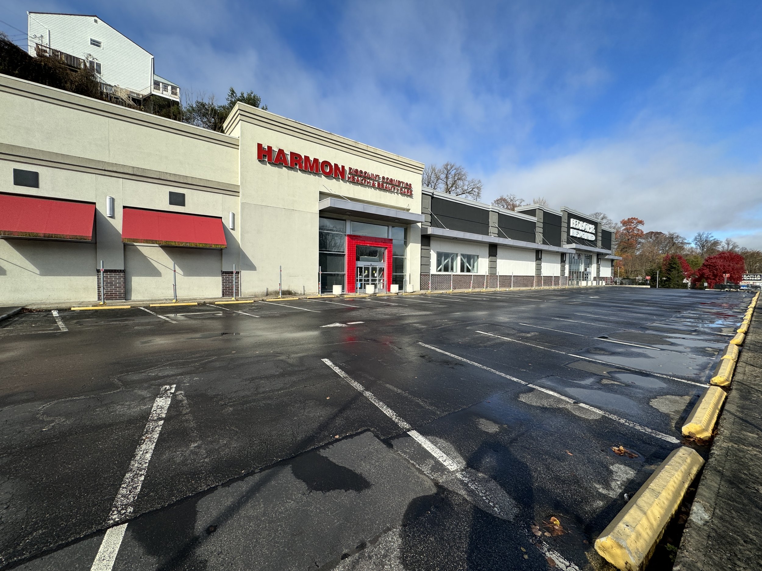 Former Bed Bath Center Yonkers, NY 2141 Central Park Ave Yonkers, NY