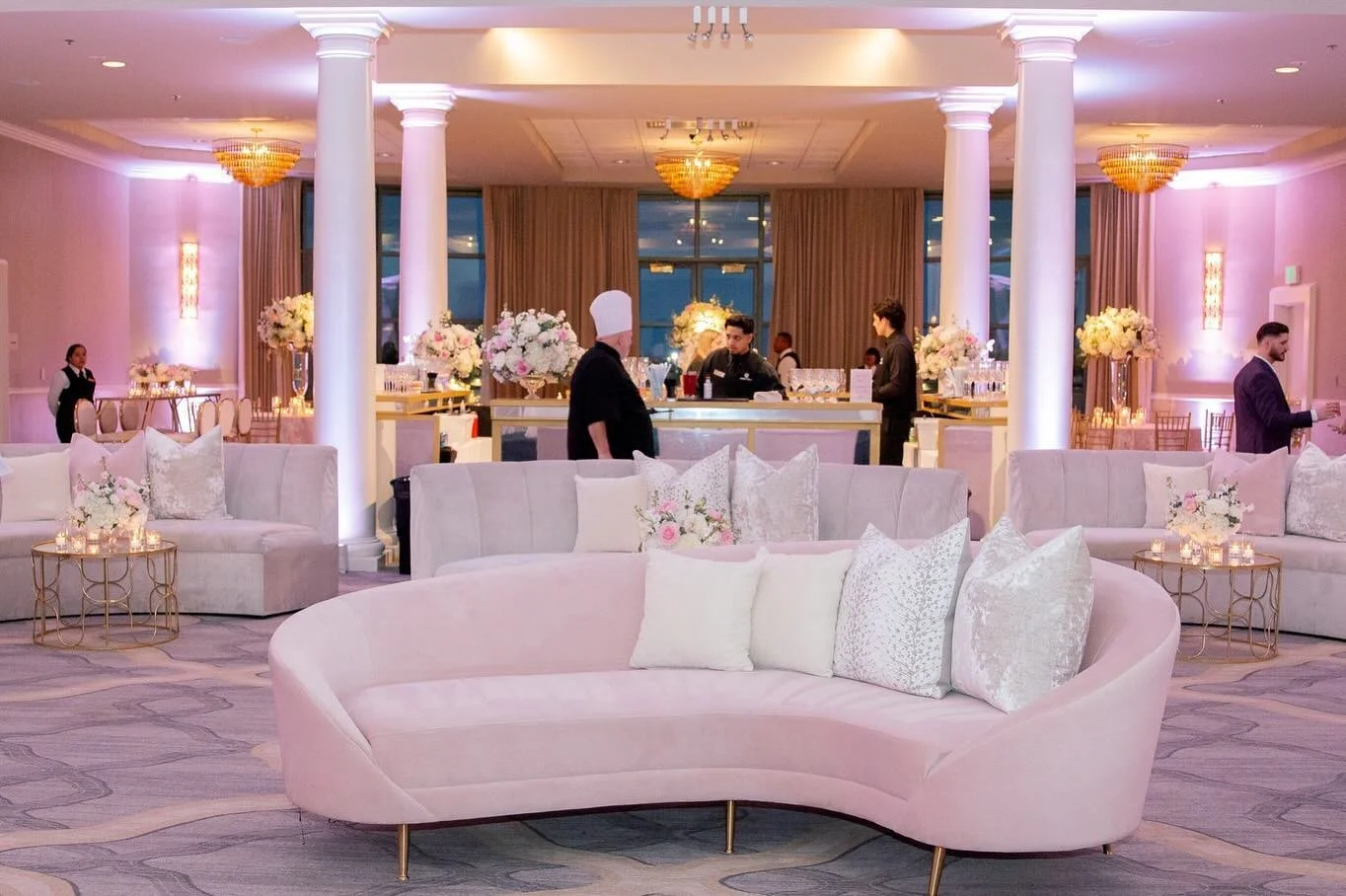 A beautiful pink wedding for Valentine&rsquo;s Day💒🩷
@bellafloraofdallas 
@djandre7events