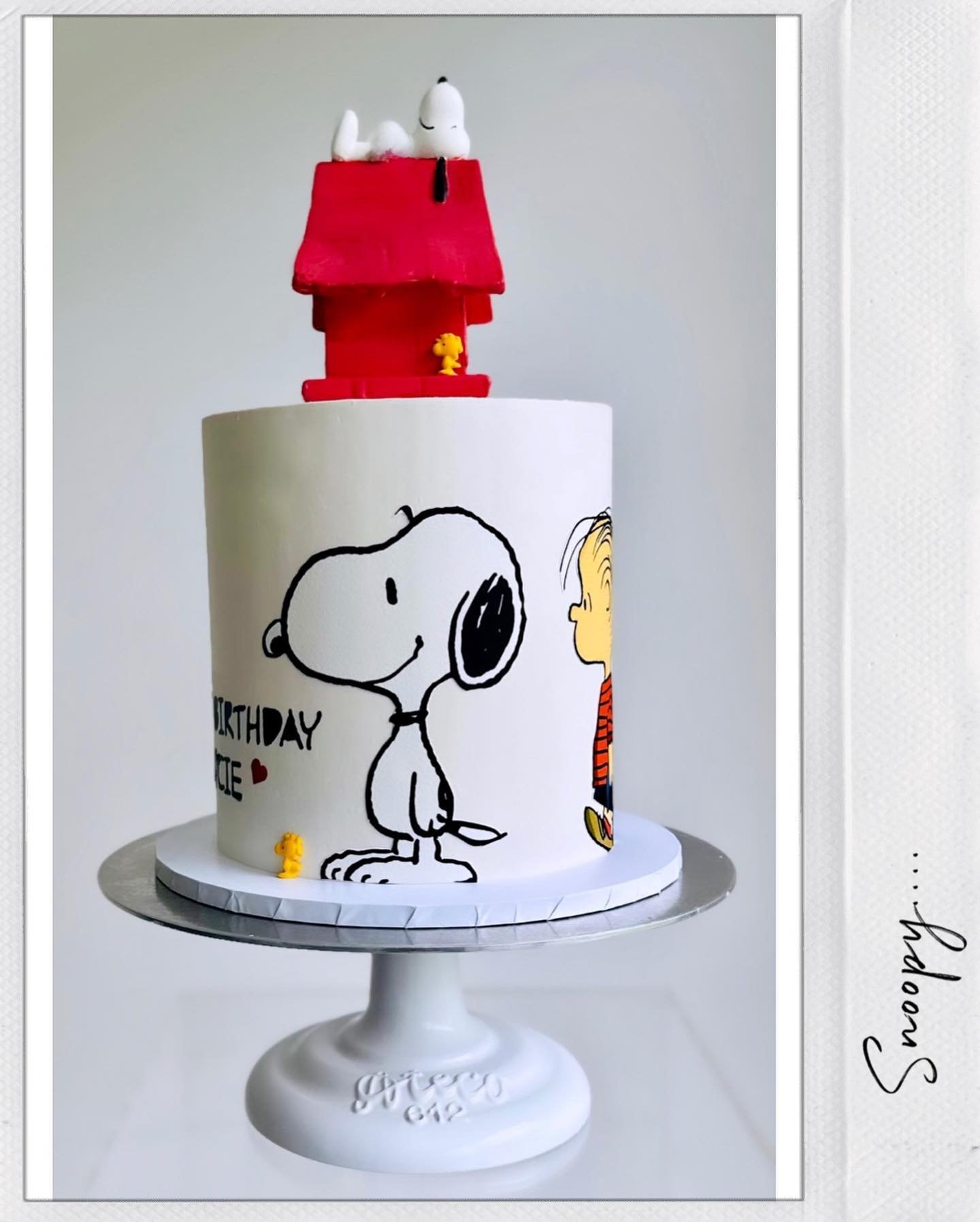 &ldquo;Life is better when you have a friend like Snoopy!&rdquo; Happy Birthday Lucie 9 already!! #snoopycake #itsnotjustcake #londoncakedesigner
