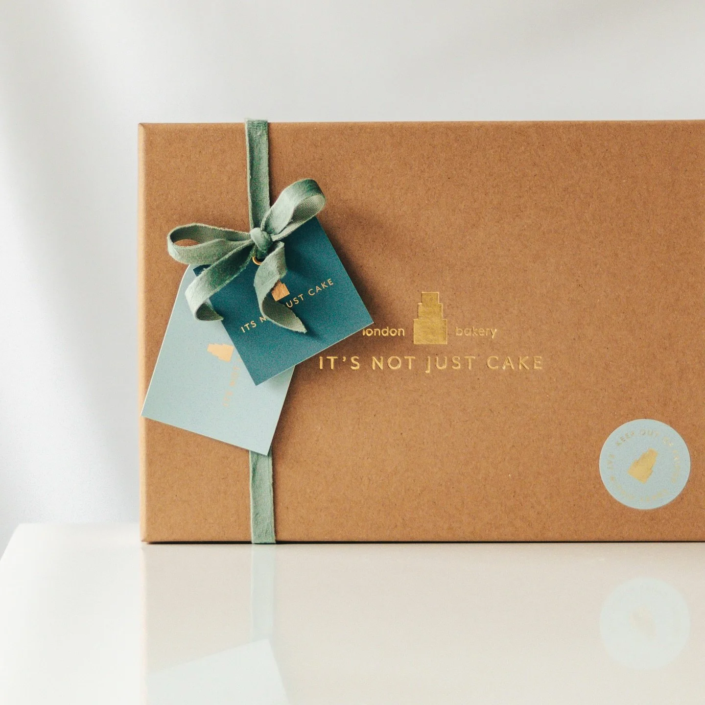 Flavour isn&rsquo;t an after thought. It&rsquo;s the foundation of every cake I create. 🍰
It&rsquo;s Not Just Cake tasting box has 8 signature flavours for you to sample to help you select the perfect flavour for your special day.  Order from my web