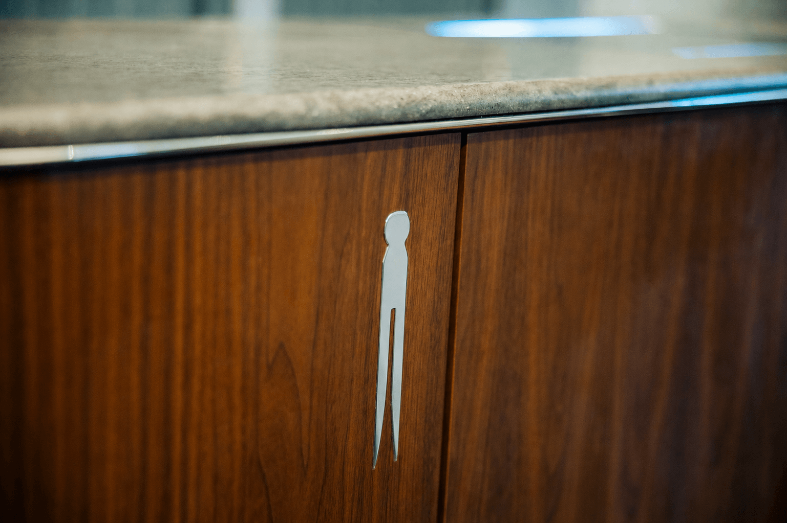FL_Desk_Cloths_Pin.png