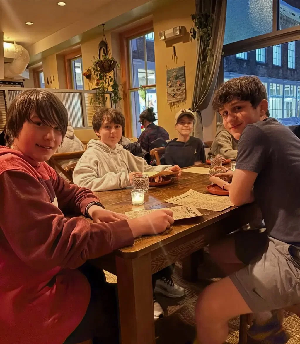 385869579_3.jpg
