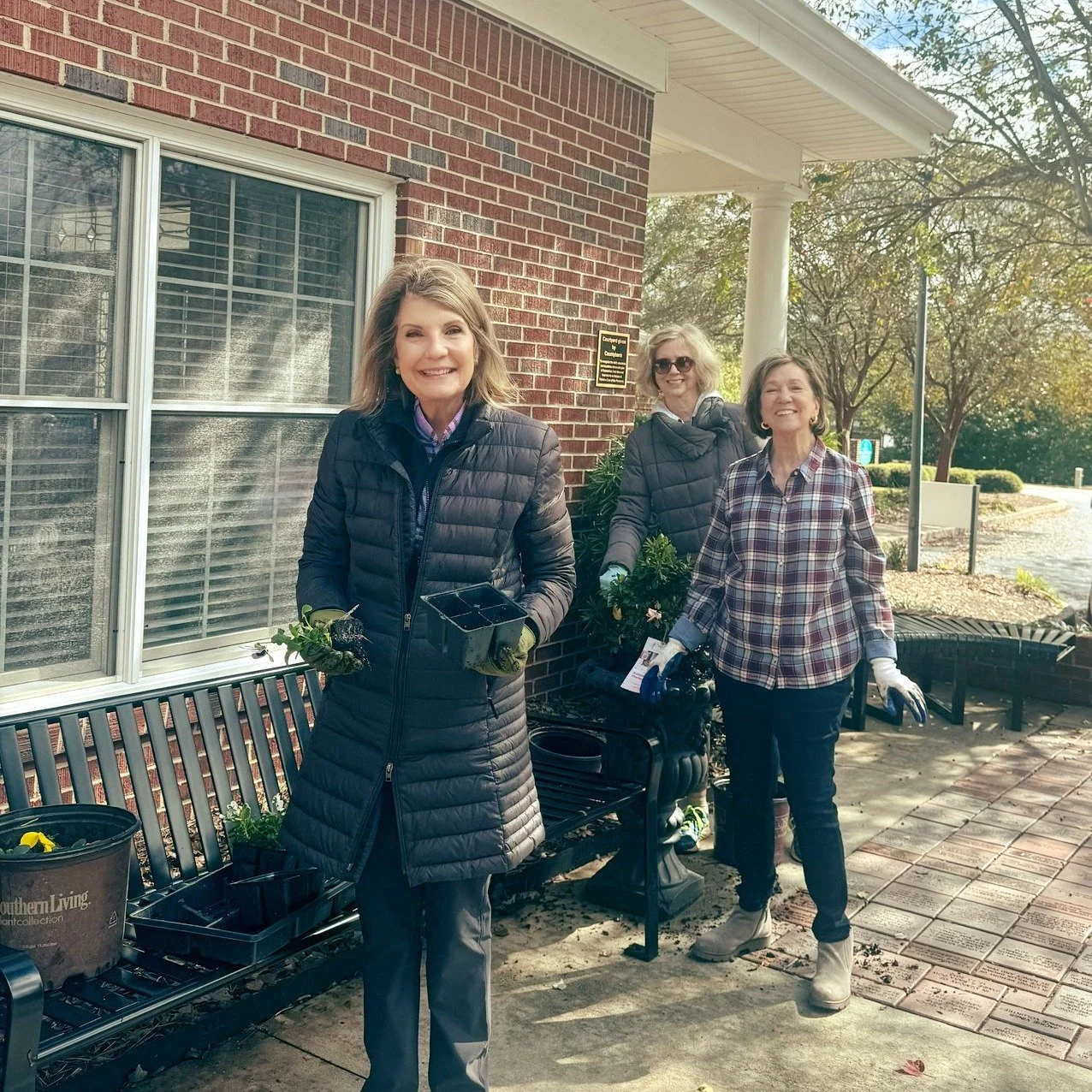 A big thank you to the Morning Glory Garden Club for planting four beautiful planters in our courtyard and at the Hospice House entrance! 🌸🌿 They look absolutely stunning and ready for the season. We&rsquo;re so grateful for your time, talent, and 