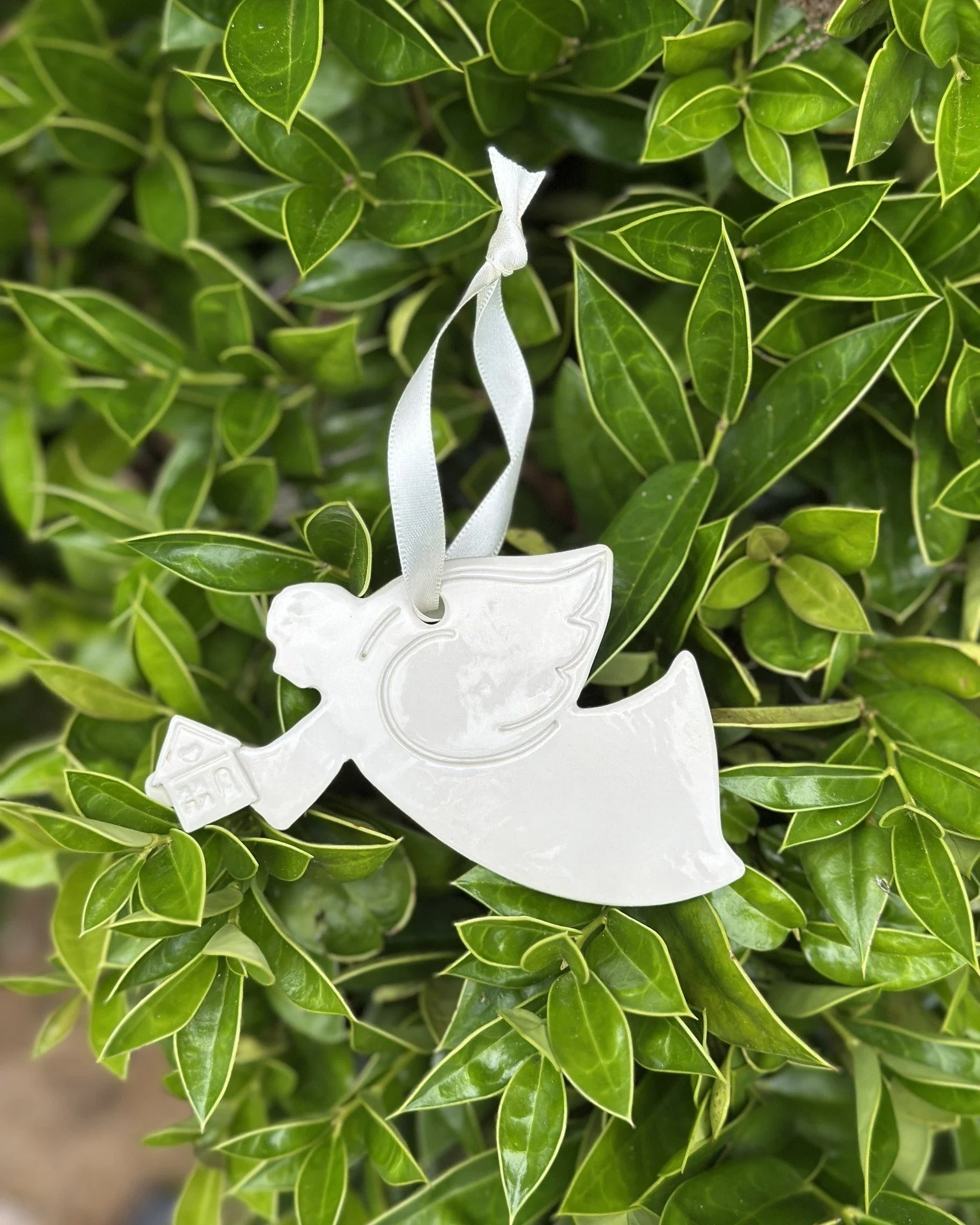 🎄✨ Need a Last-Minute Christmas Gift? We&rsquo;ve Got You Covered! ✨🎄

Our Memorial Angels are still available! Each one is handmade with love by local potter Cathy Strawhorn.

You can purchase yours:
🌐 Online: https://bit.ly/2025AngelOrnament

🏢