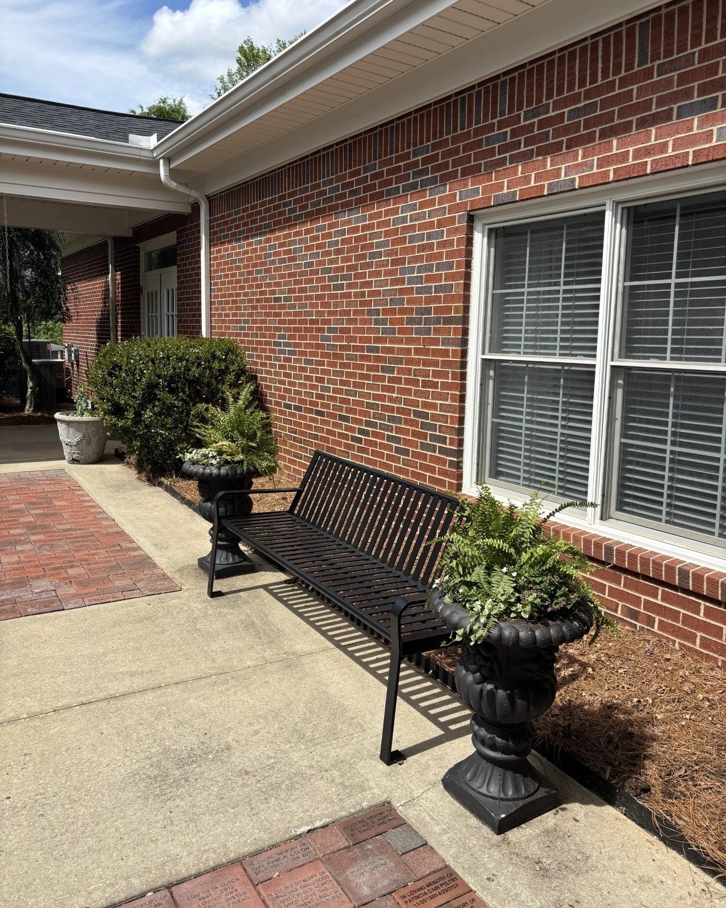 Thank you Morning Glory Garden Club for planting these beautiful ferns outside our Hospice House! 🌸🌿 We appreciate your time and consideration in helping us create a welcoming space for our patients and their families. 💛

#HospiceCare #HospicePied