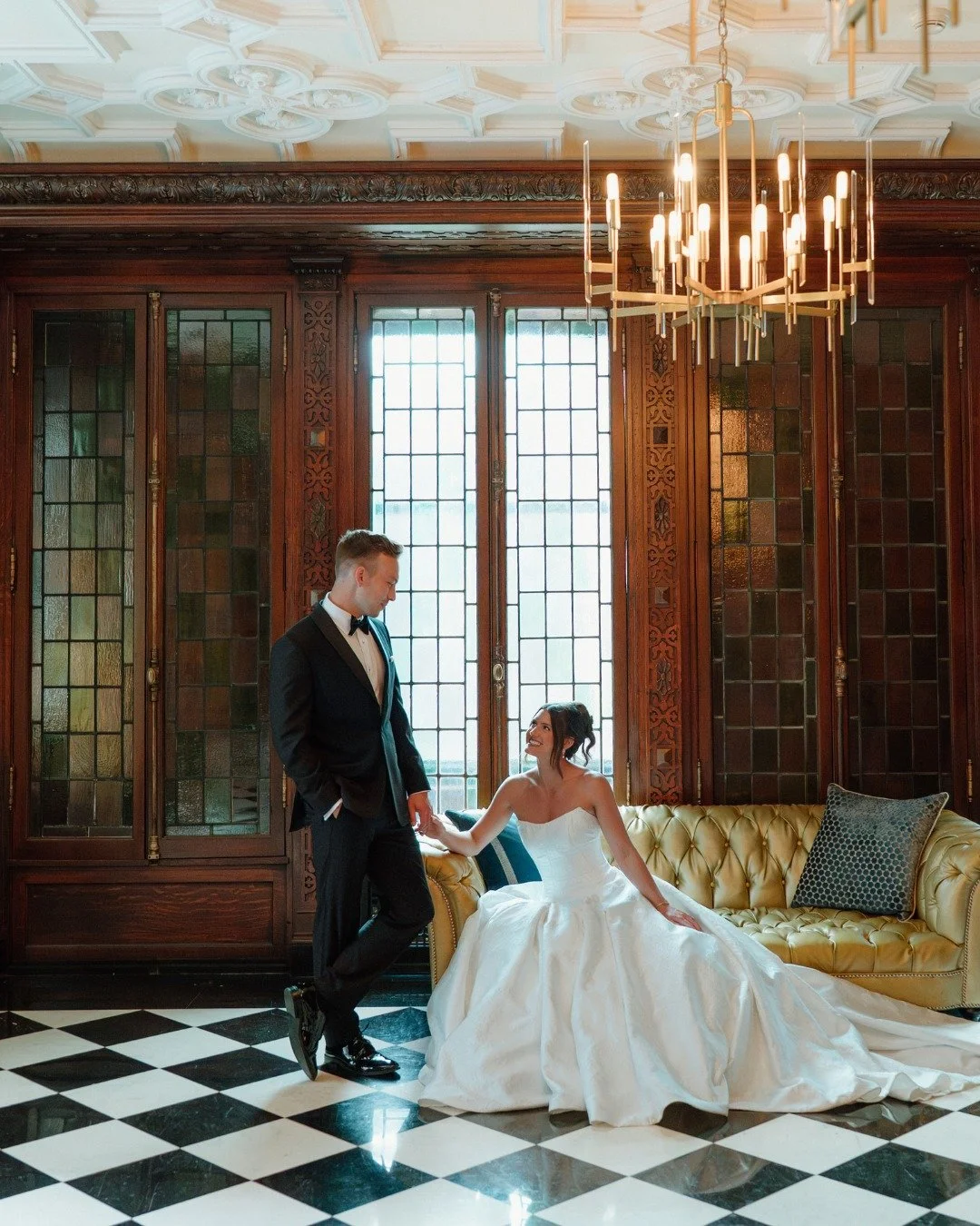 Okay but these photos at @theblackstonehotel&hellip; absolutely unreal ✨
Vendors: 
Photographer: @rosemaryjphotography
Coordinator: @afterglowweddingsandevents
Hair: @letydoeshair
Make-up: @makeup_bysophie
Florals: @bloombaby.florals
Venue: @theblack