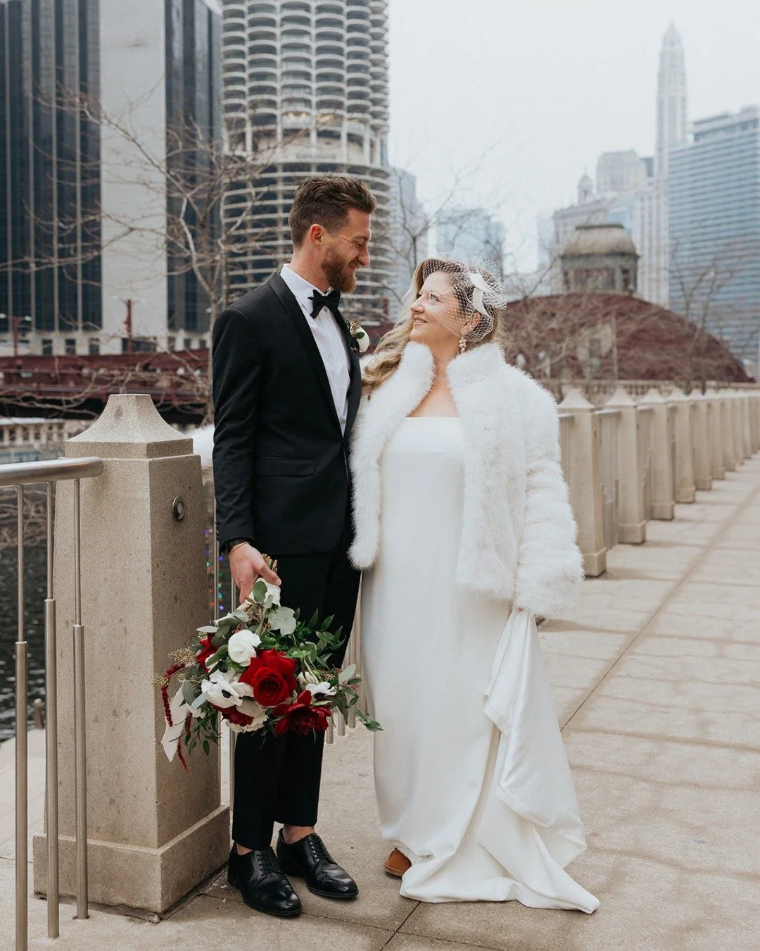 We love a Chicago winter wedding❄️🤍

VENDORS:
Photographer: @momoko_fritz
Coordinator: @afterglowweddingsandevents
Venue: @luxbarchicago
Florals: @romeewillowflorals

#chicagowedding #chicagoweddingplanner 
#chicagoweddingcoordinator #weddingdetails