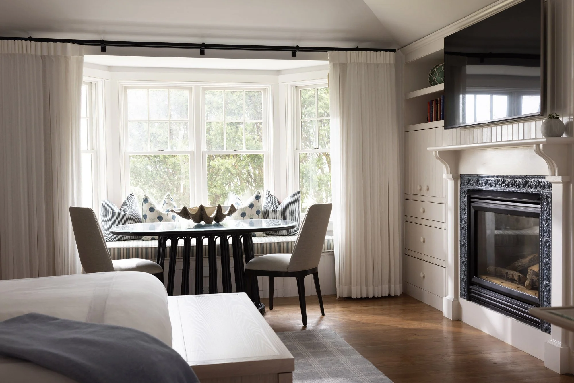 LowRes_Room523 5.jpg