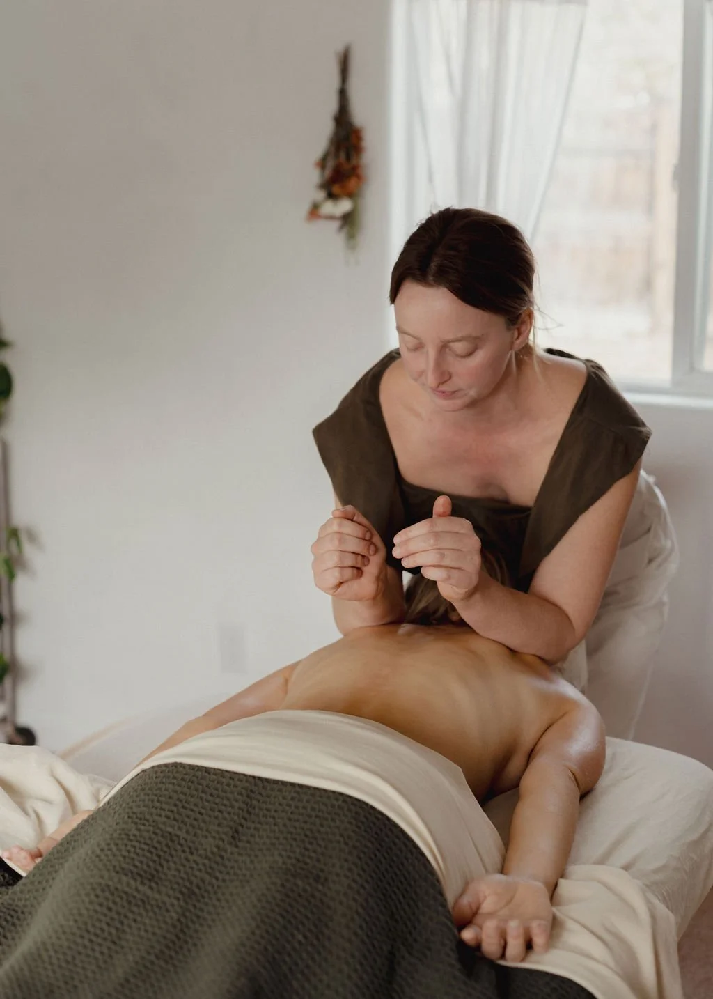 Start the New Year with Better Posture and Pain Relief