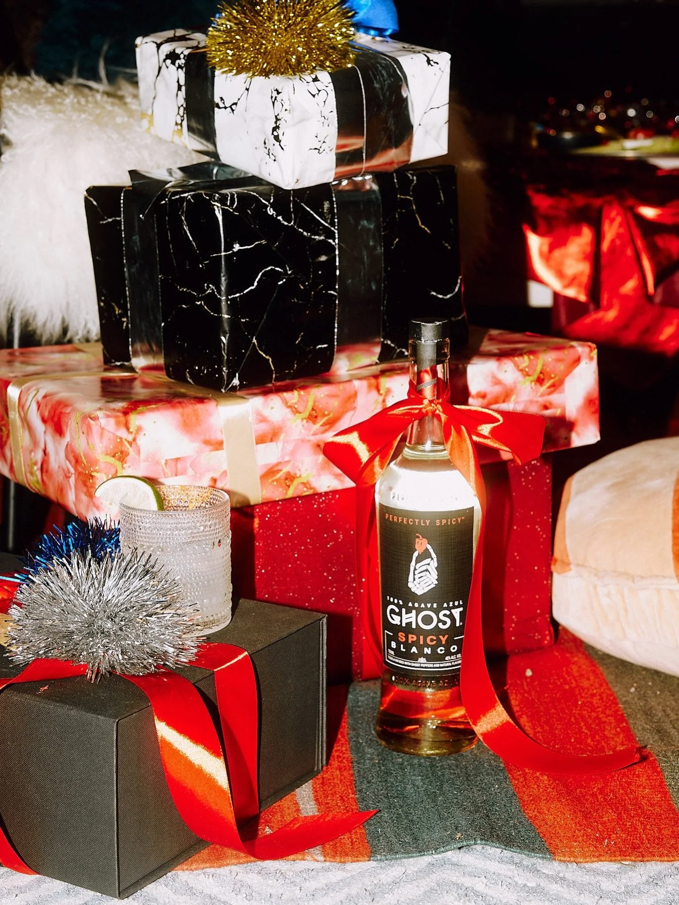 Happy Holidays from the Ghost Tequila familia! ✨May your cocktails be spicy, and your celebrations unforgettable. 

#happyholidays #christmastime #spicymargarita #ghosttequila #perfectlyspicy