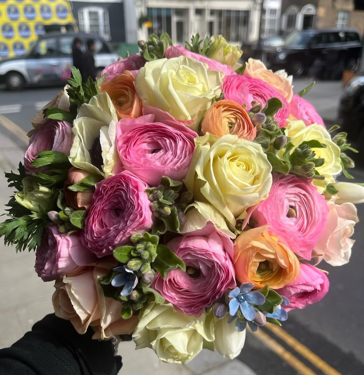 We are open tomorrow happy Mother&rsquo;s day! &hearts;️ #johnandjessie #flowers #flowersofinstagram #londonflowers #londonflorist #flowershop #mothersday #motheringsunday #happymothersday #kensington #nottinghill #hollandpark #royalboroughofkensingt