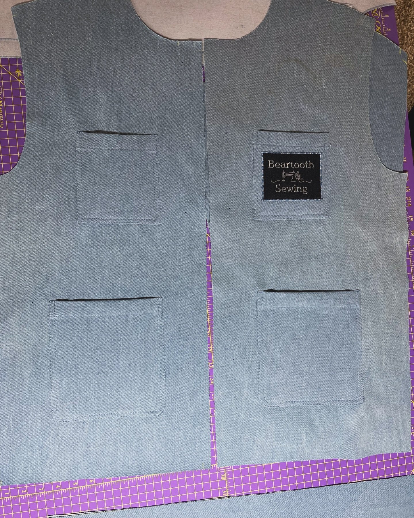 New #denimjacket coming along. Patch pockets, and great for chores!!
#sewing #tailormade #beartoothsewing