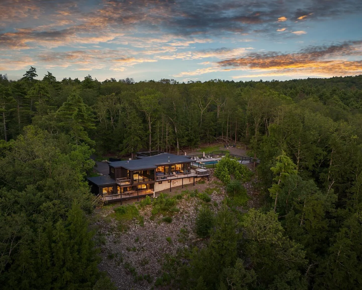 NEW TO MARKET!

Nestled in the serene woodlands of Stone Ridge, and just 15 minutes from Kingston, this stunning modern retreat on 9 acres is your gateway to adventure! 🌲

Breathtaking #Catskill #mountainviews and epic sunsets are just the beginning