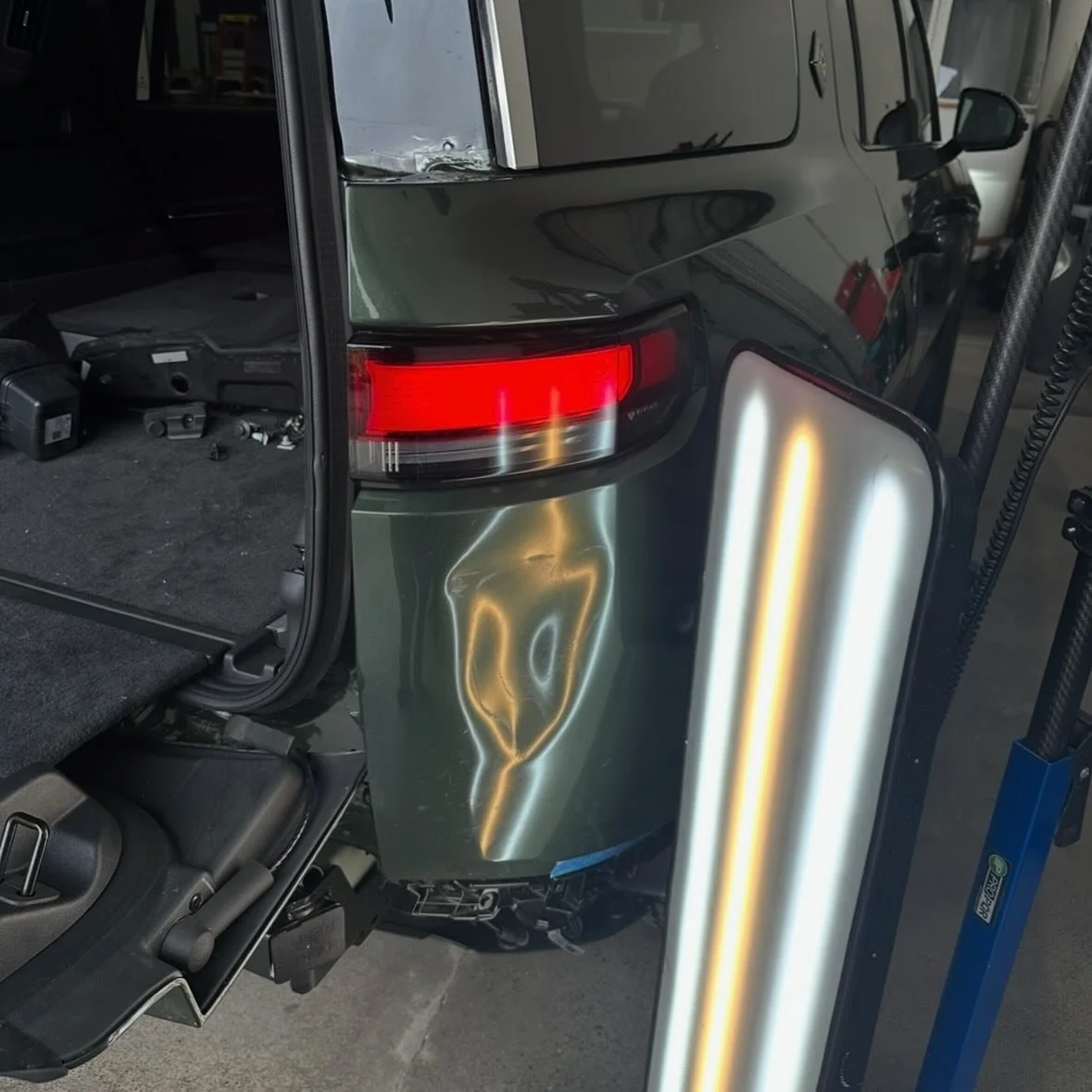 2025 rivian R1S complex rear quarter dent
Contact 971-266-4407 for a free quote or visit tapspdr.com
 #pdr #dentrepair #autobody #dent #nopaint #portland #dentremoval #supportlocal #localbusiness #pdx #portlandoregon #Automotiverepair #paintlessden