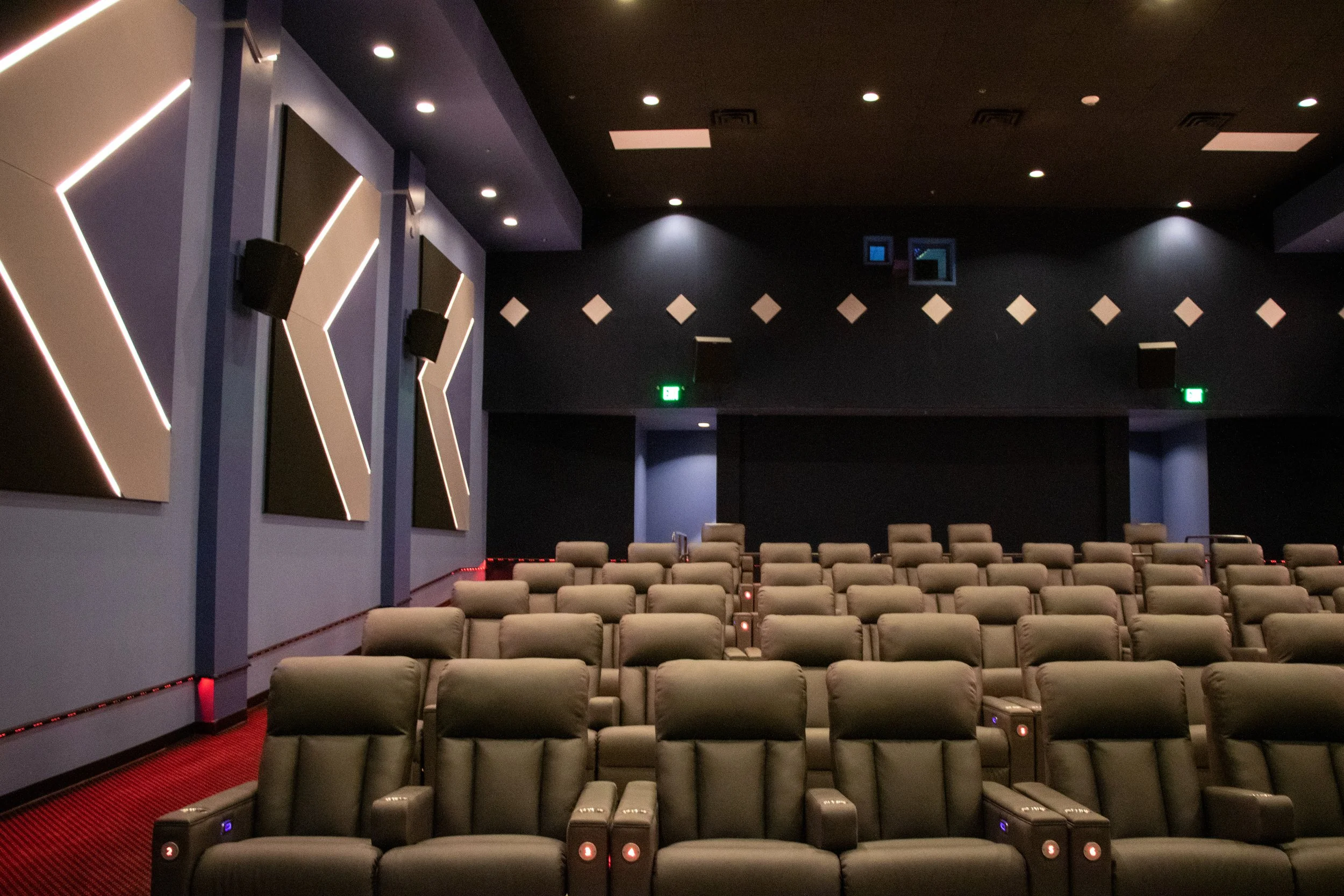 220929_Edina Theater_014.jpg